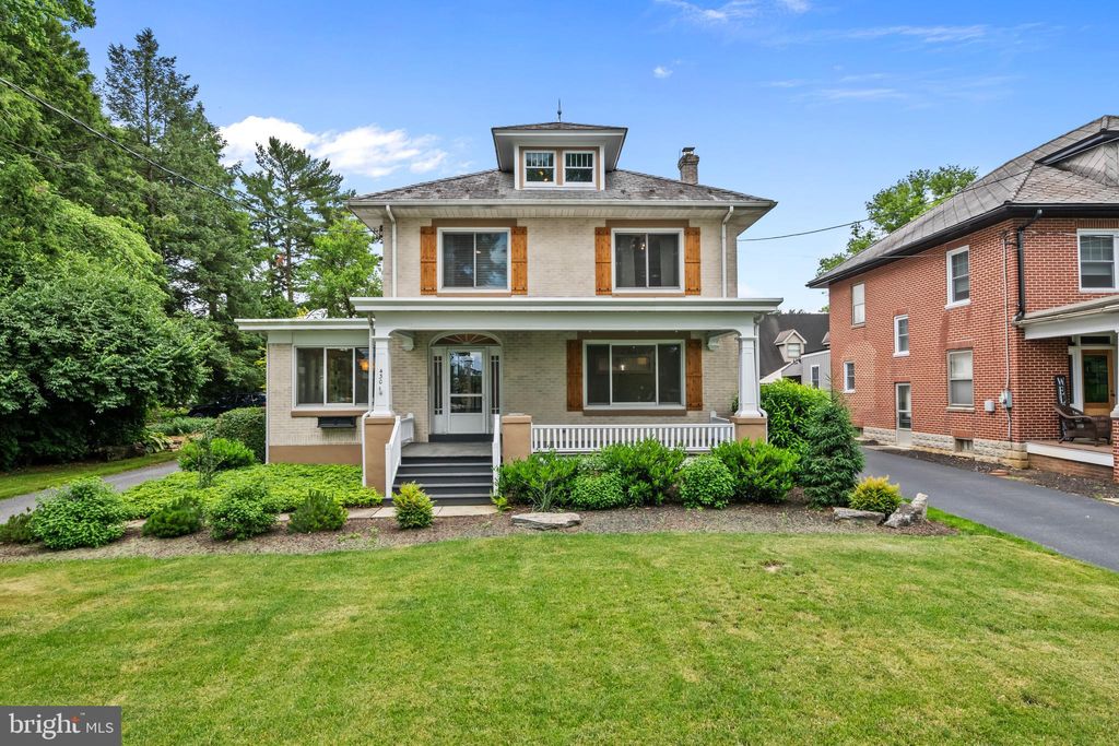 Photo of 430 W Orange Street, Lititz, PA 17543 (MLS # PALA2051786)