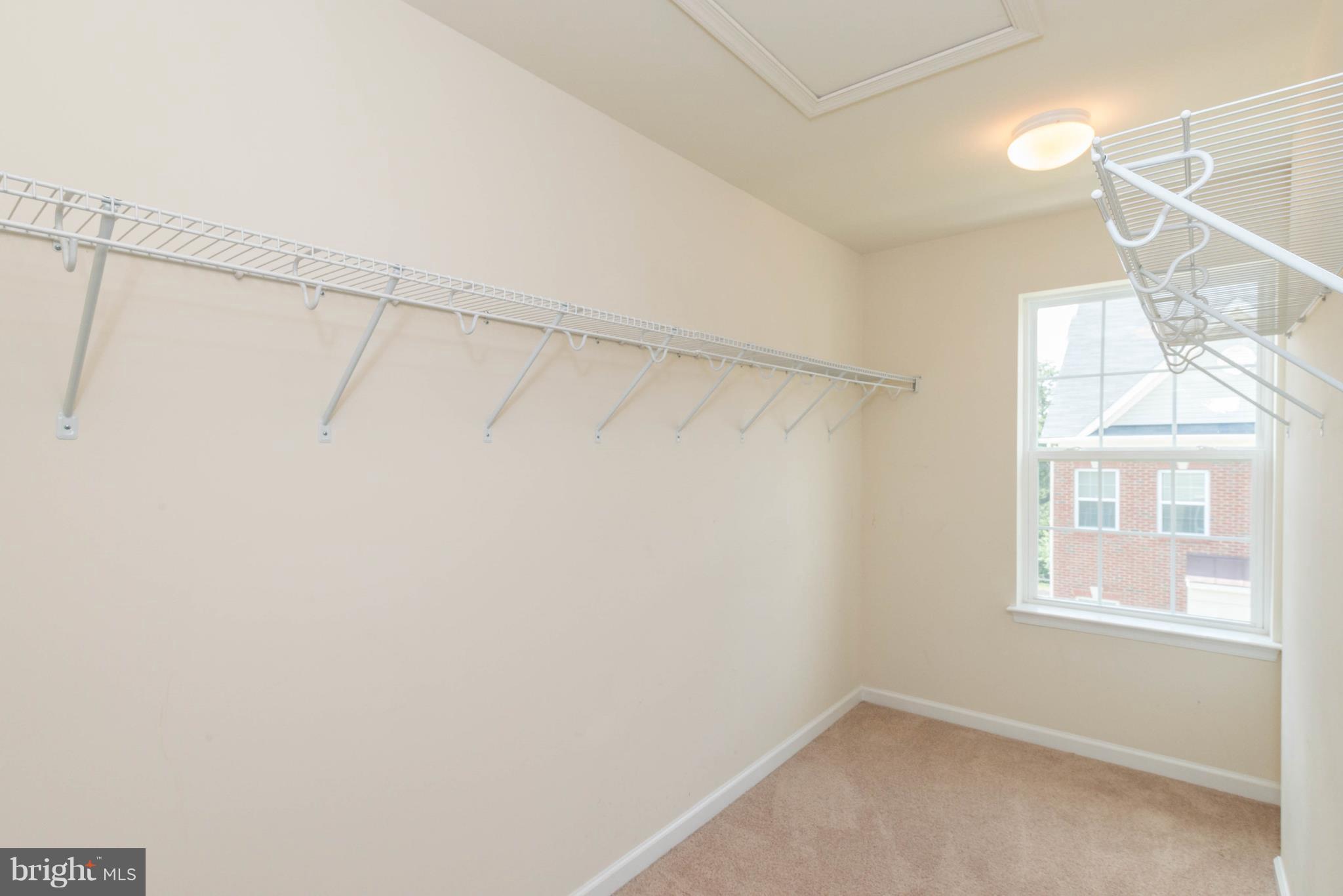 OXFORD SQUARE - Residential