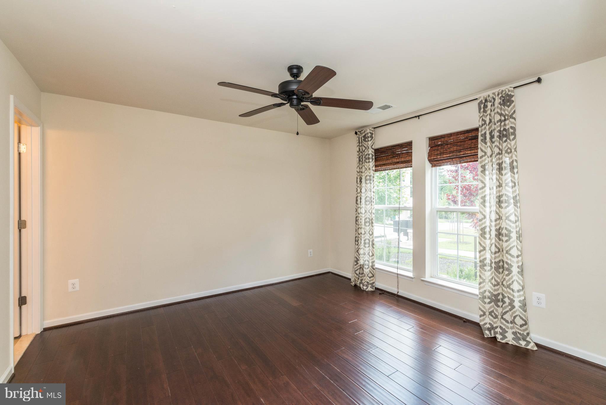 OXFORD SQUARE - Residential