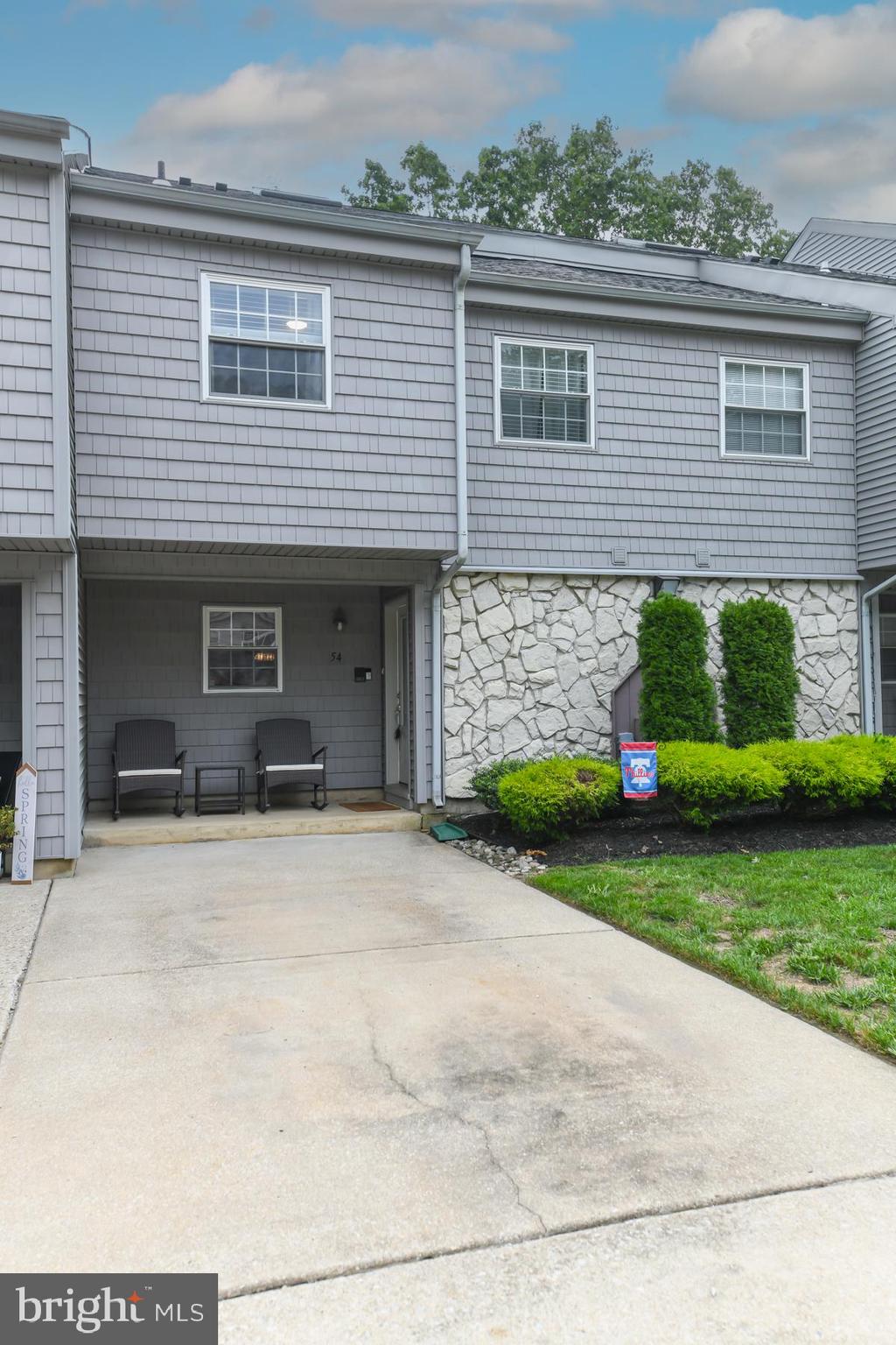 54 HARBOR DRIVE