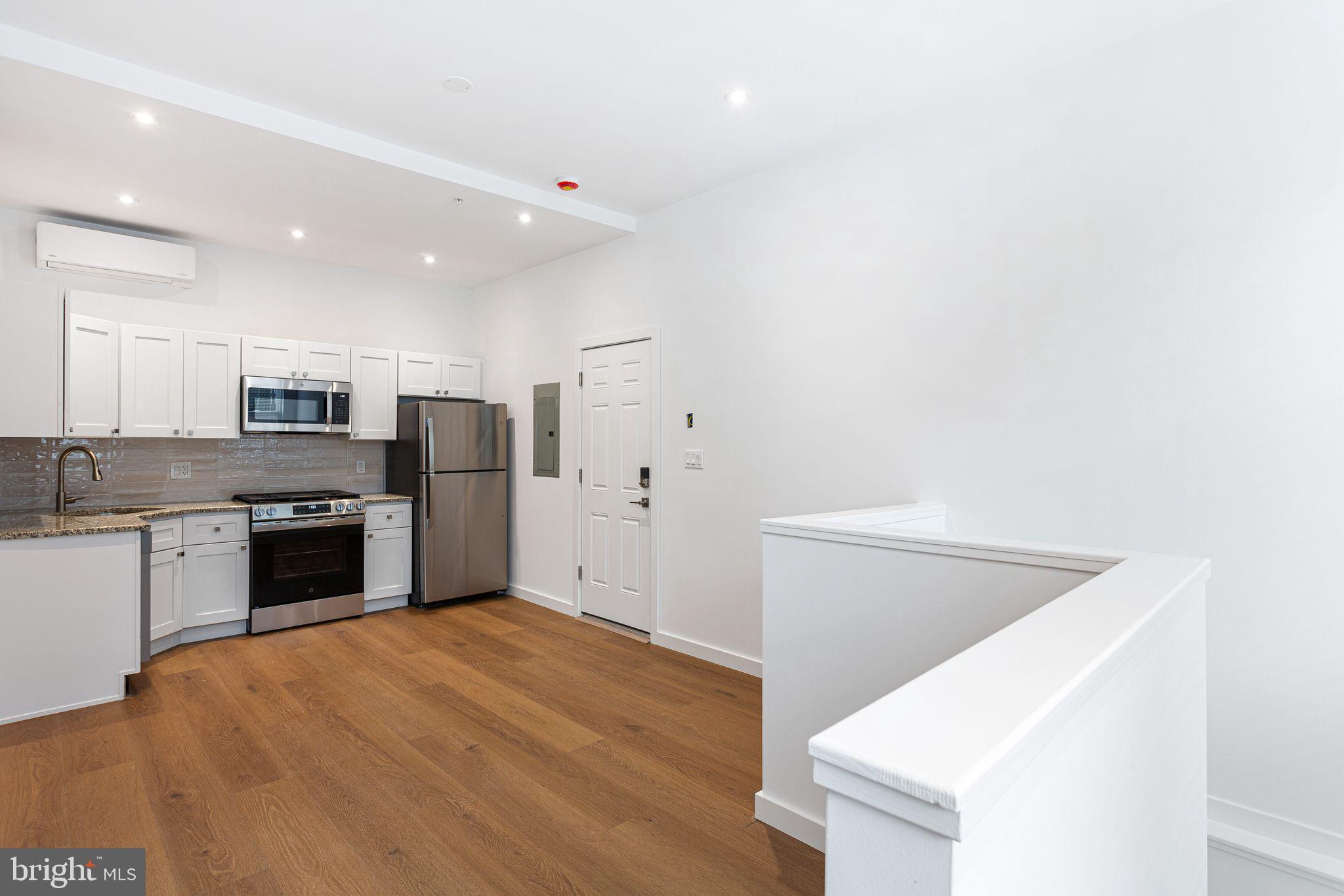 709 S 19TH STREET 1F
