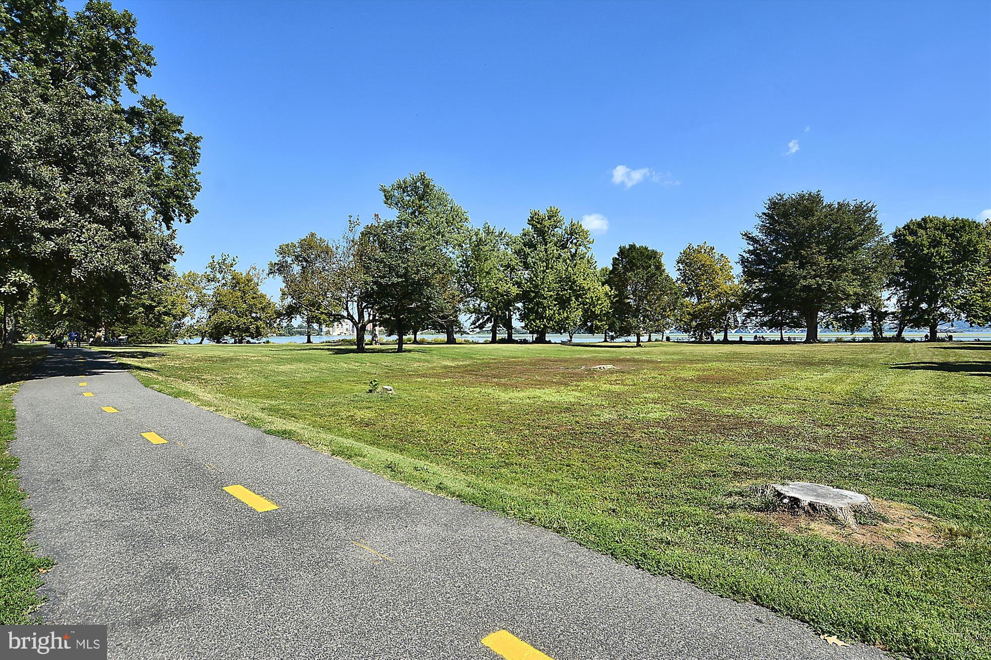 COLLINGWOOD ON THE POTOMAC - Residential
