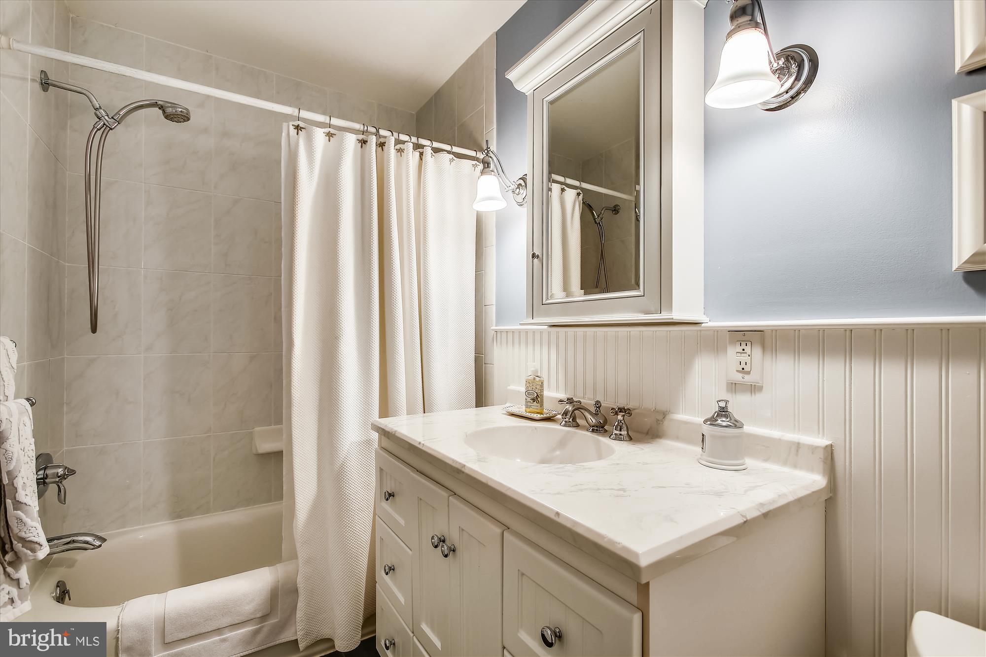 COLLINGWOOD ON THE POTOMAC - Residential
