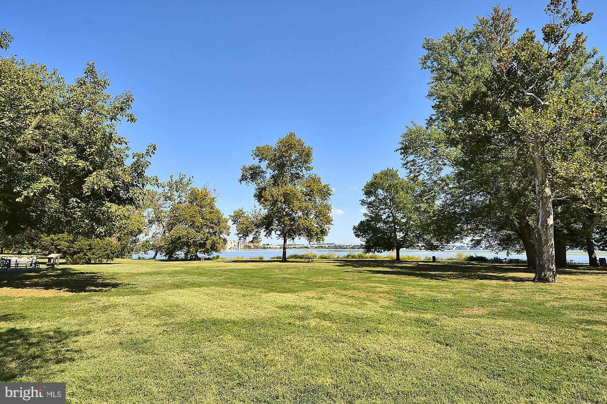 COLLINGWOOD ON THE POTOMAC - Residential