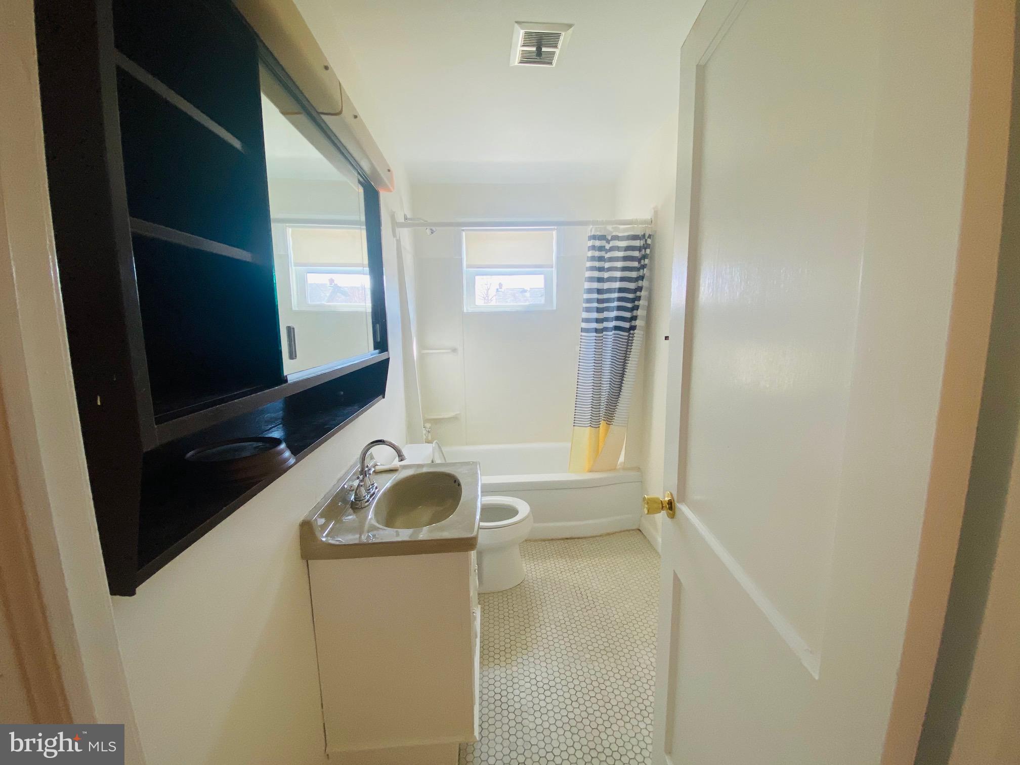 IDLEWOOD - Residential