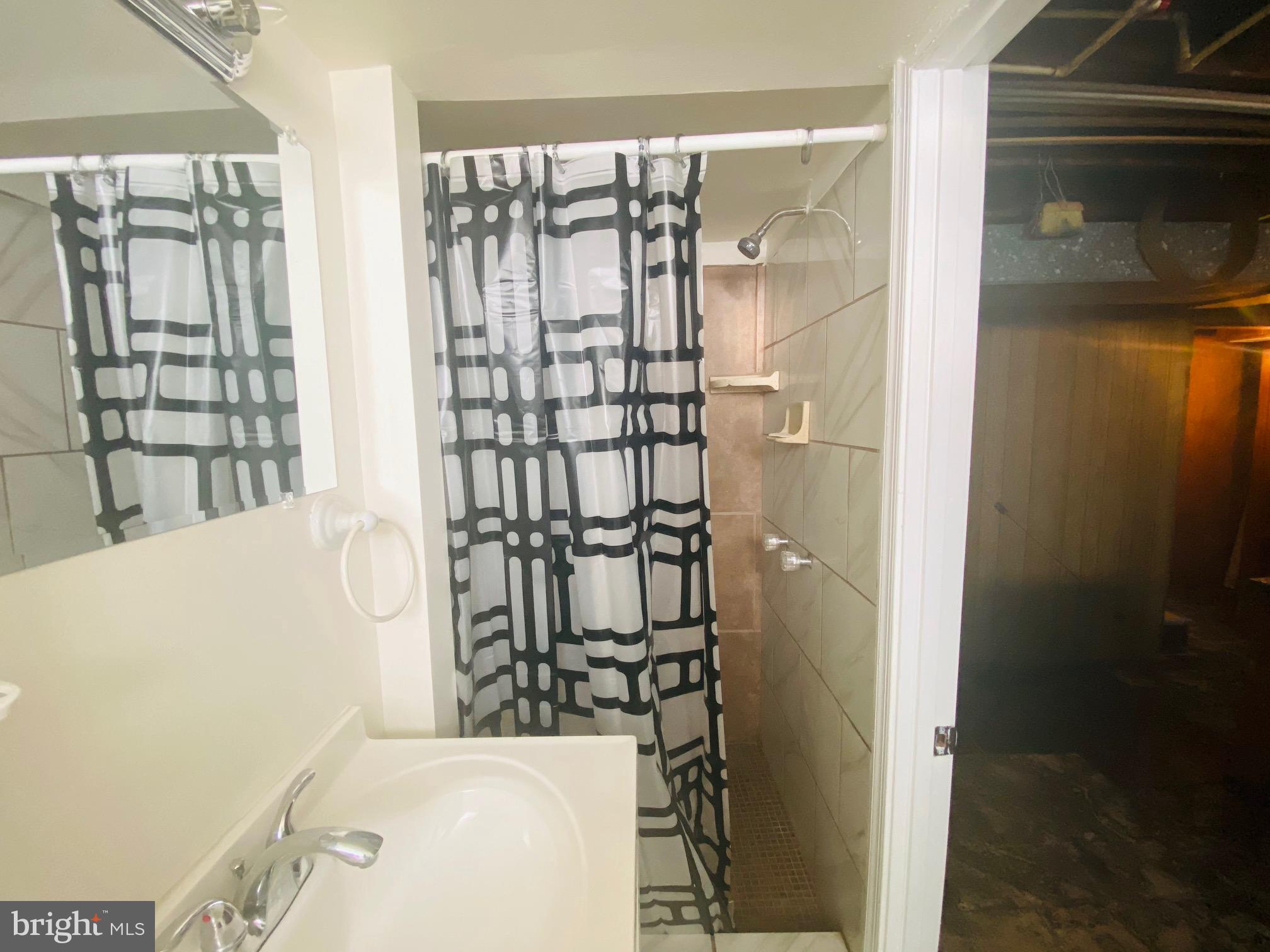 IDLEWOOD - Residential