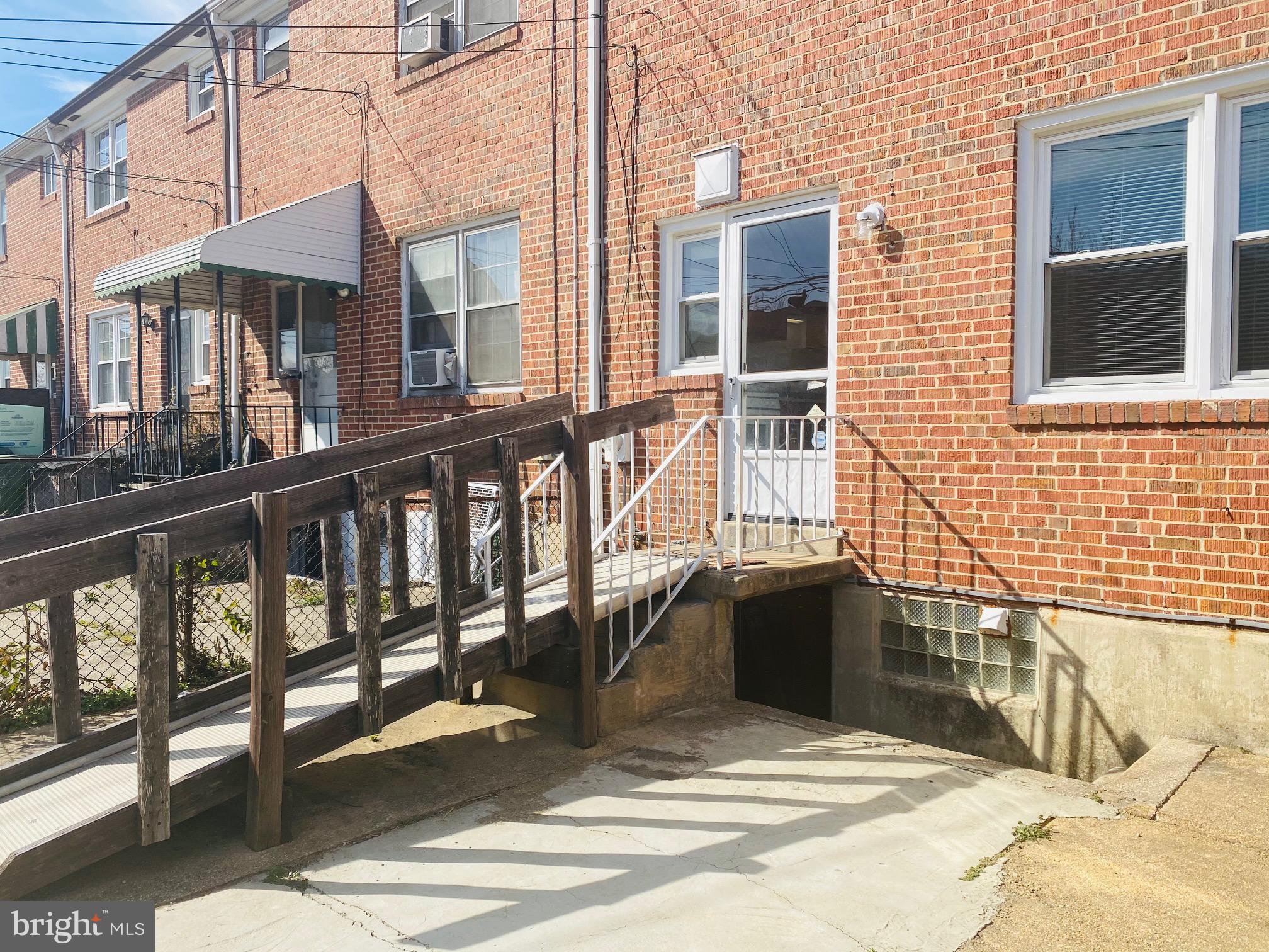 IDLEWOOD - Residential