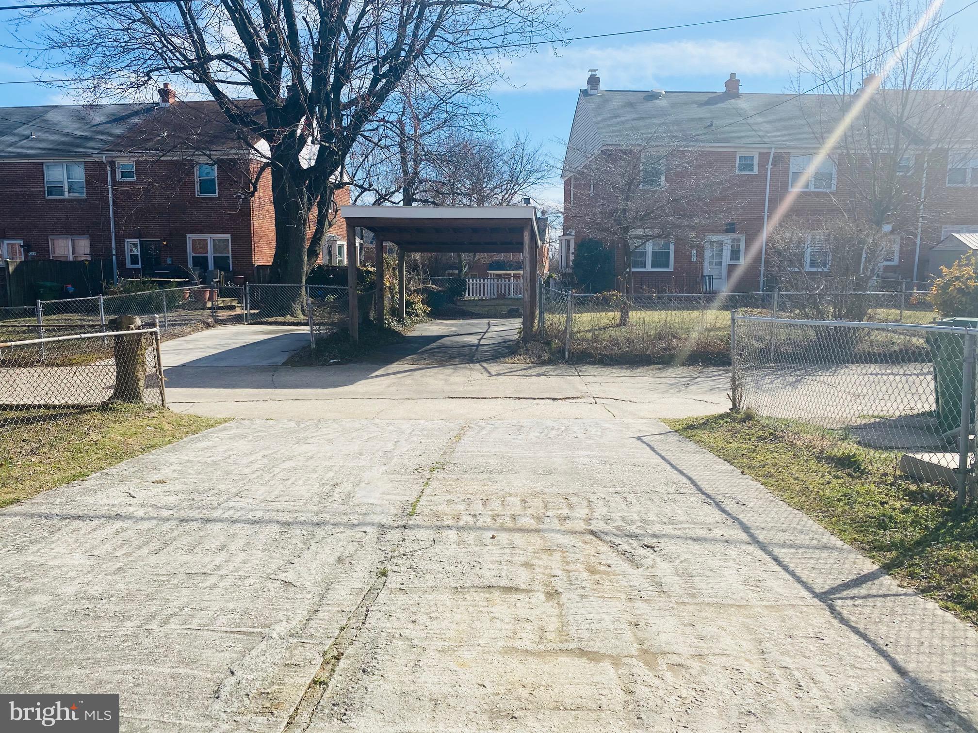 IDLEWOOD - Residential