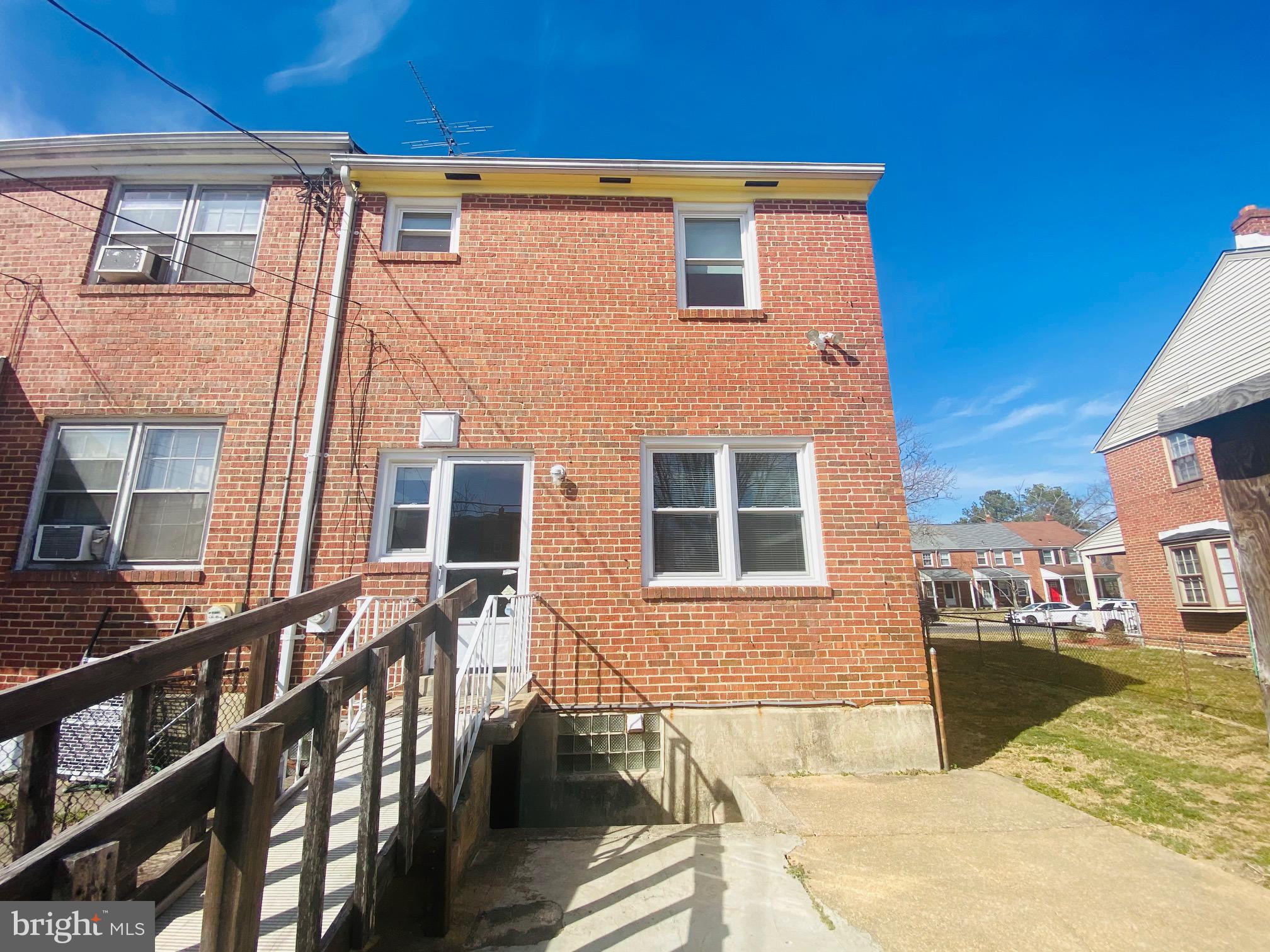 IDLEWOOD - Residential