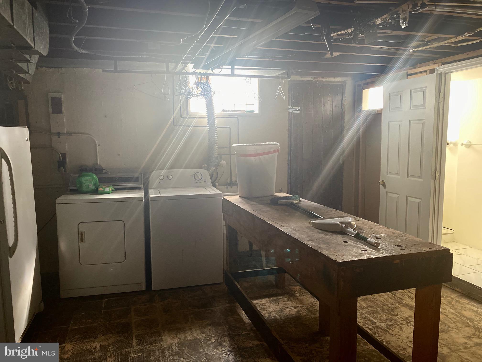 IDLEWOOD - Residential