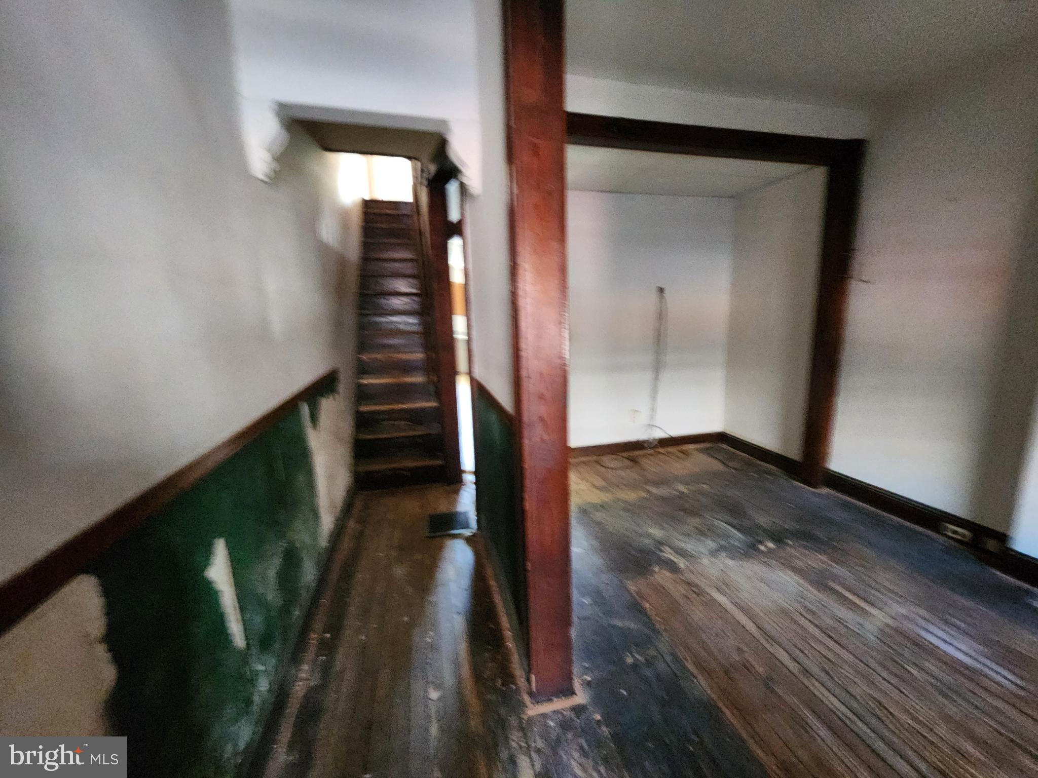 ELWOOD PARK - Residential