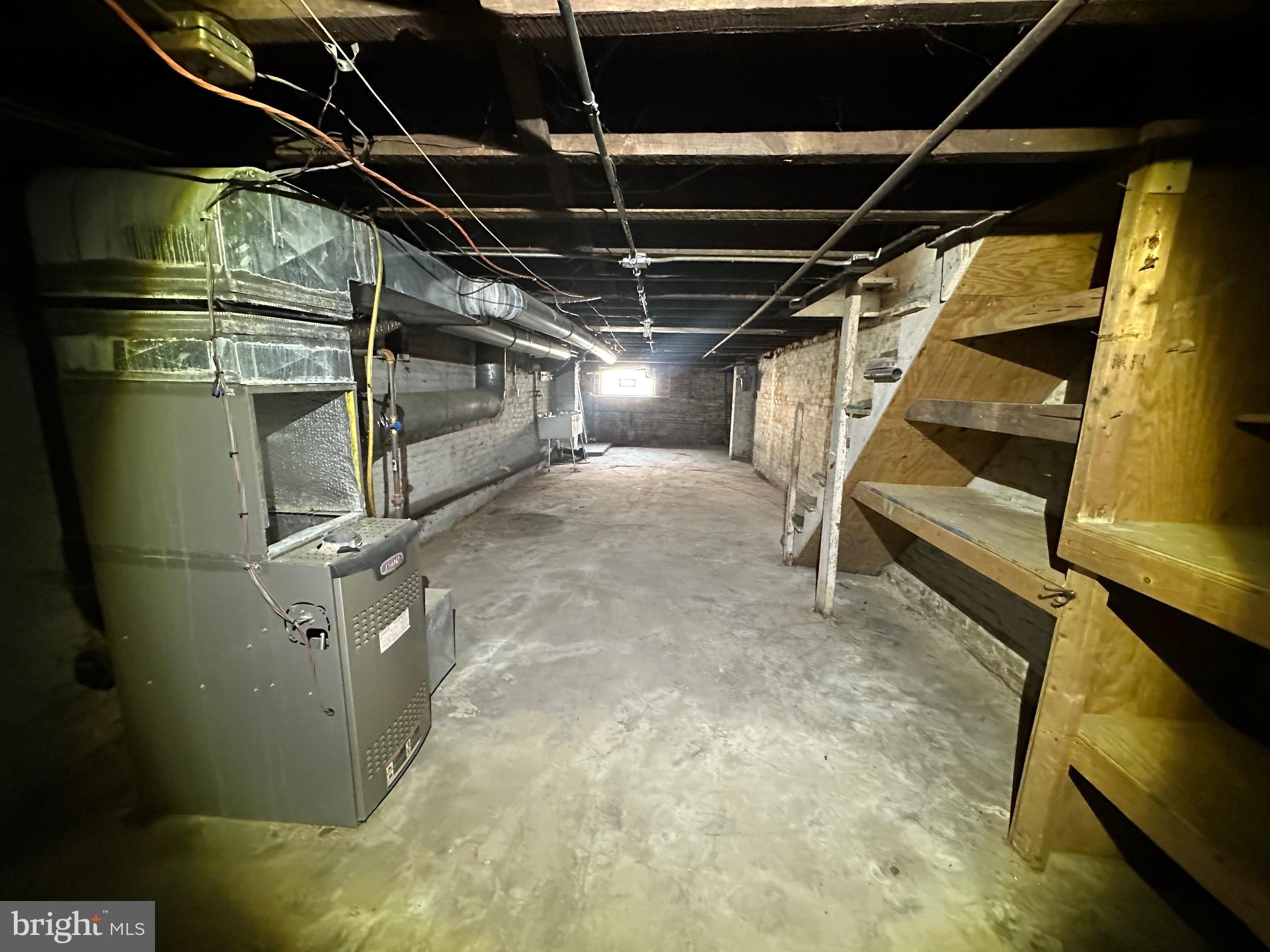 ELWOOD PARK - Residential