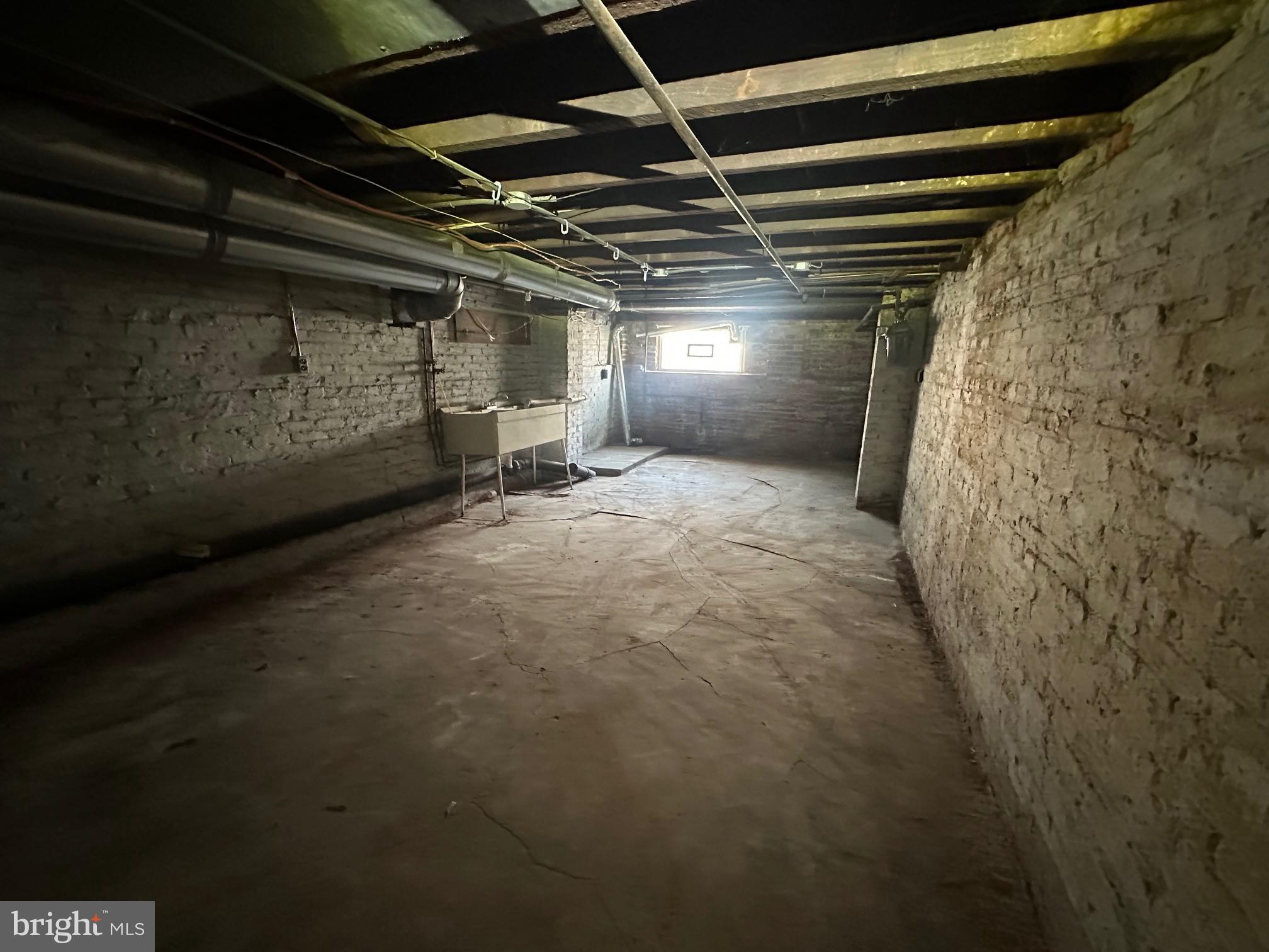 ELWOOD PARK - Residential