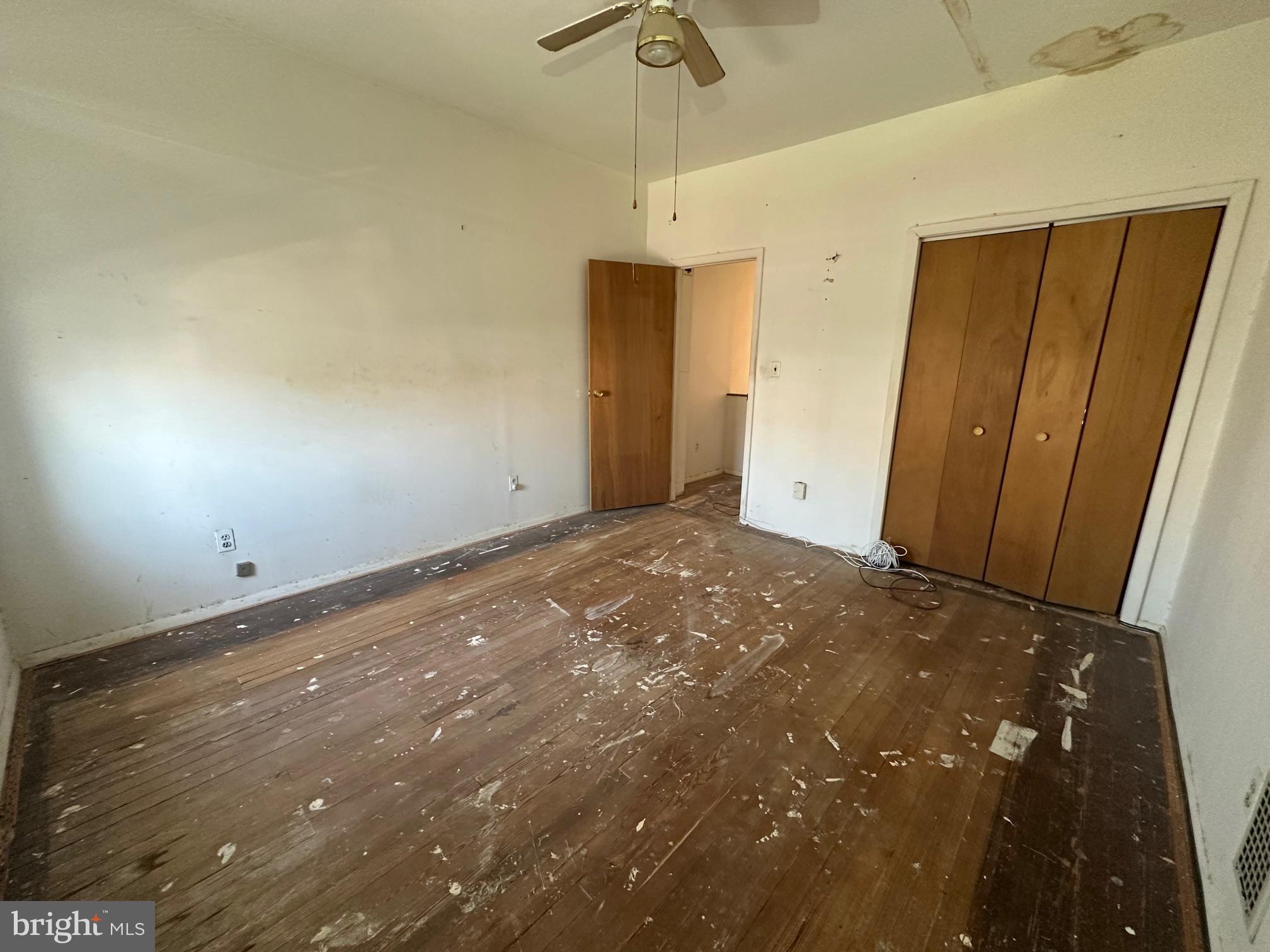 ELWOOD PARK - Residential