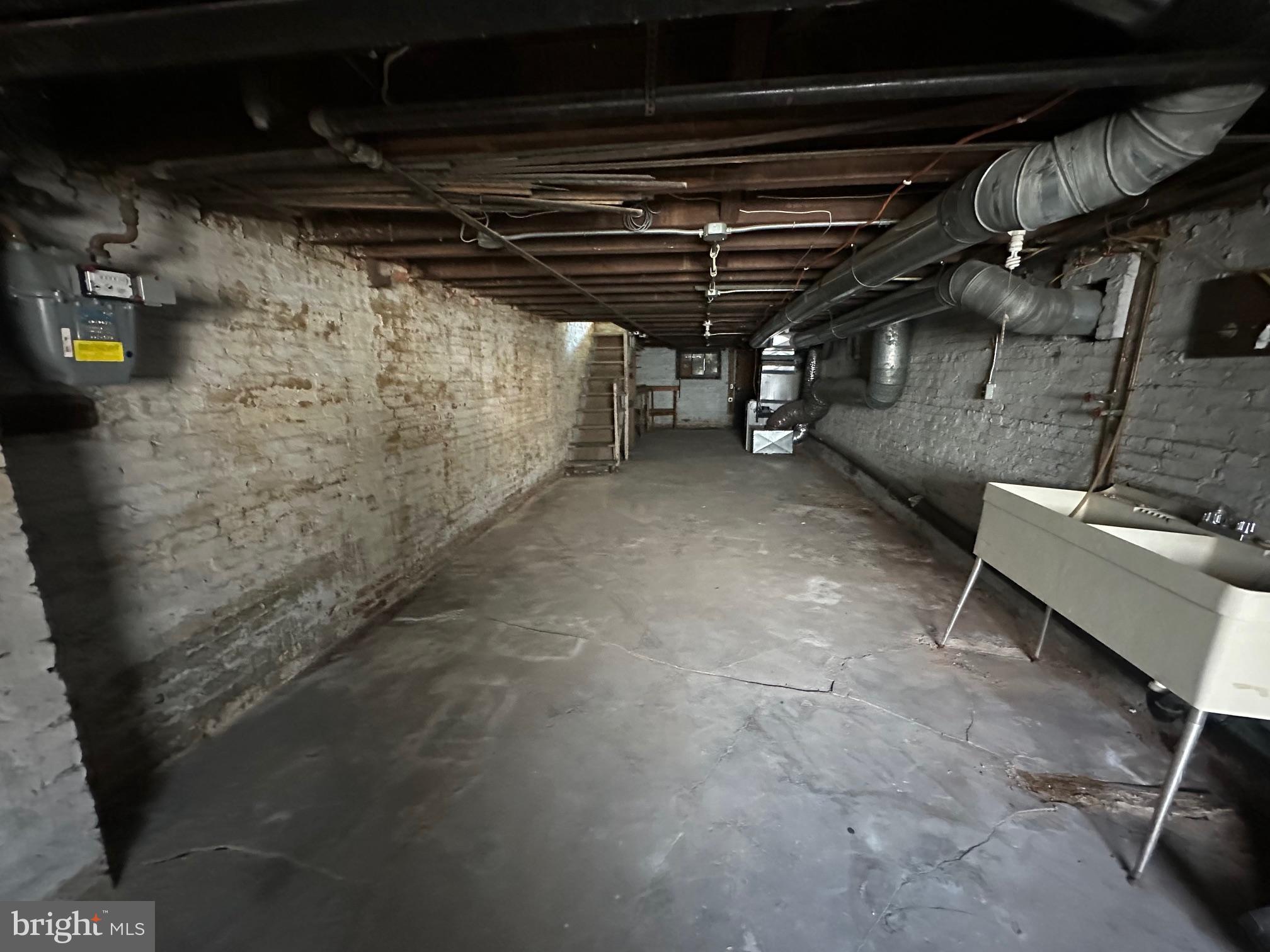 ELWOOD PARK - Residential