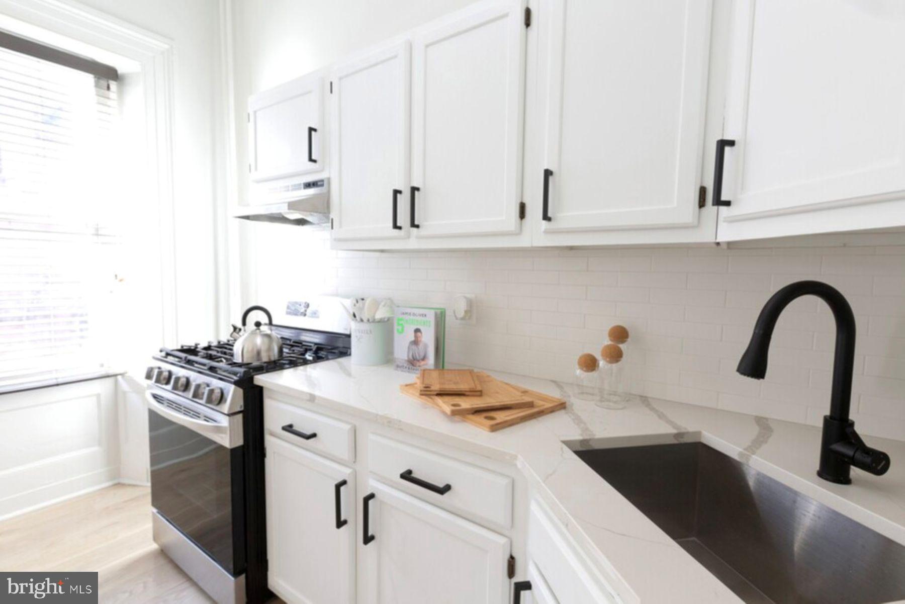 MOUNT VERNON PLACE HISTORIC DISTRICT - Residential Lease