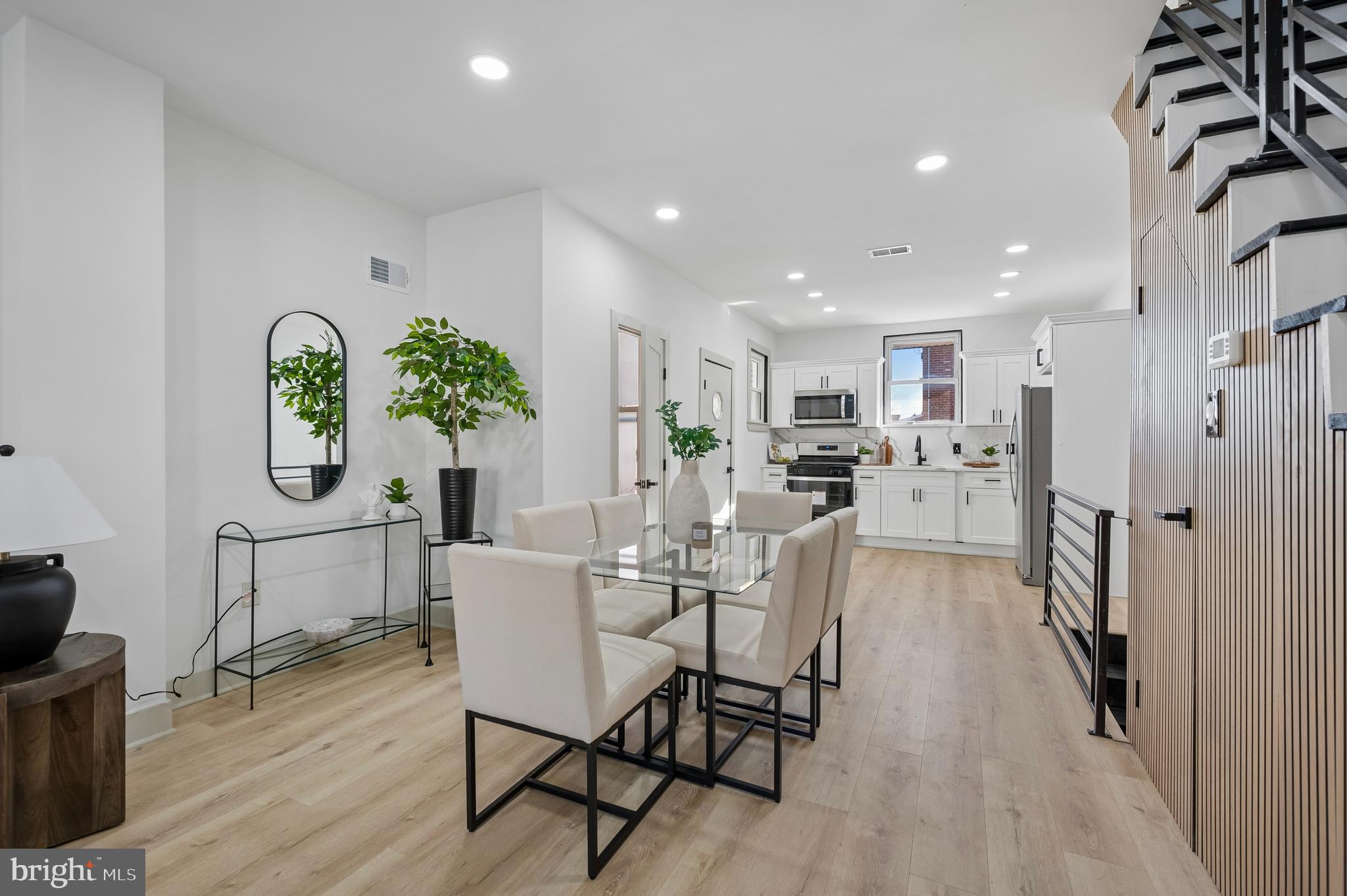 2625 E VENANGO STREET