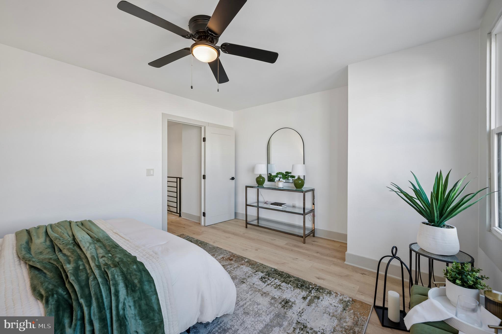 PORT RICHMOND - Residential