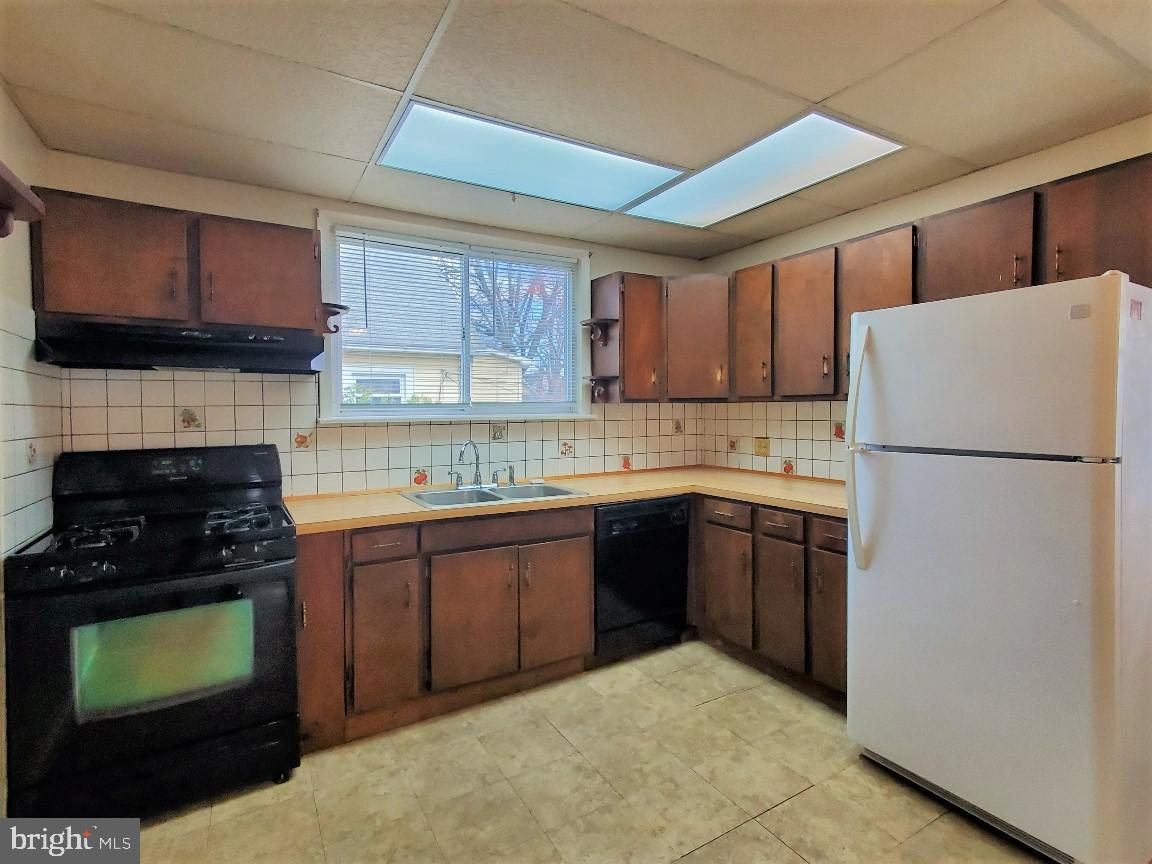 GLEN BURNIE HEIGHTS - Residential Lease