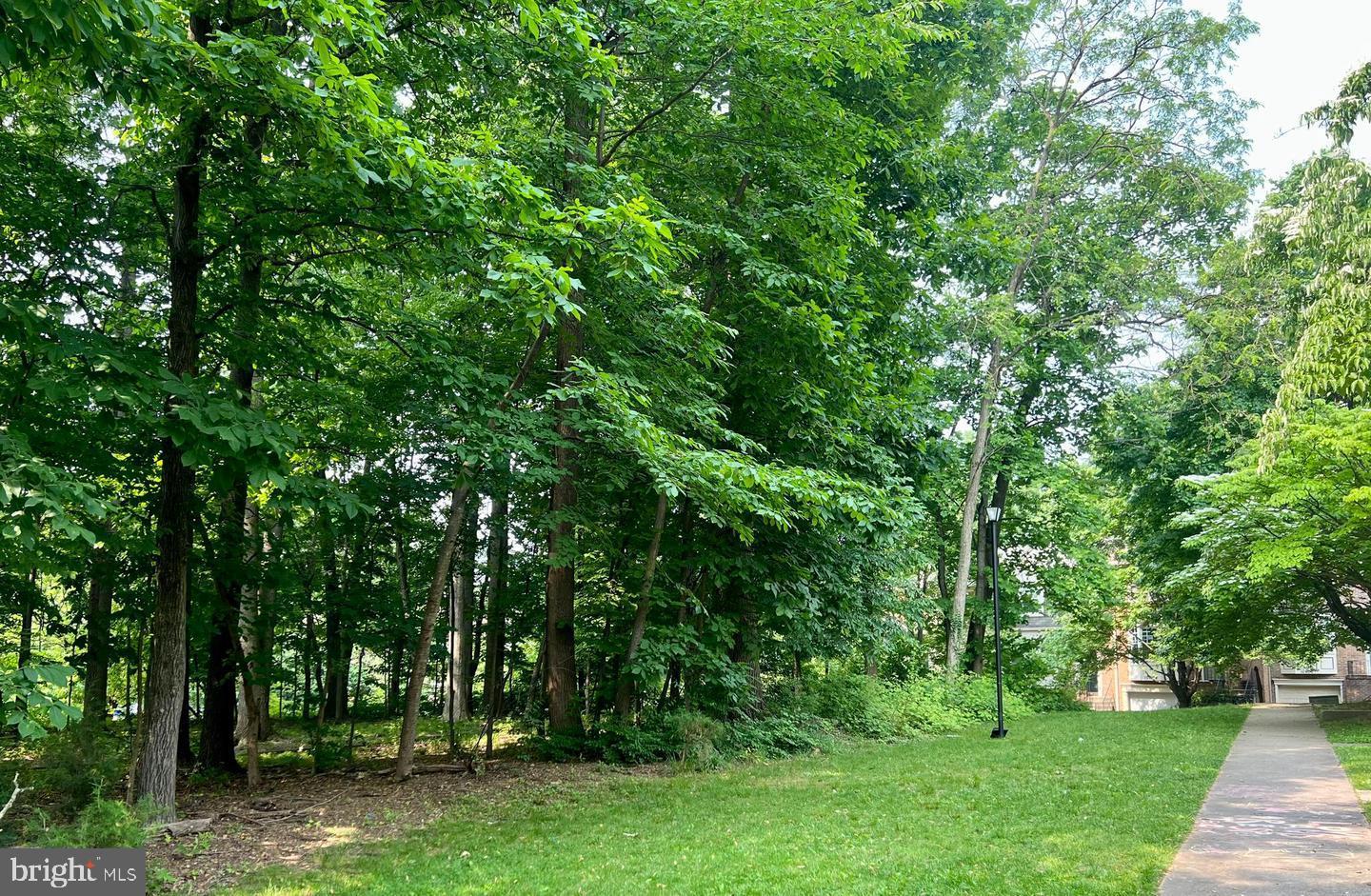 PLAZA GARDENS - Residential Lease