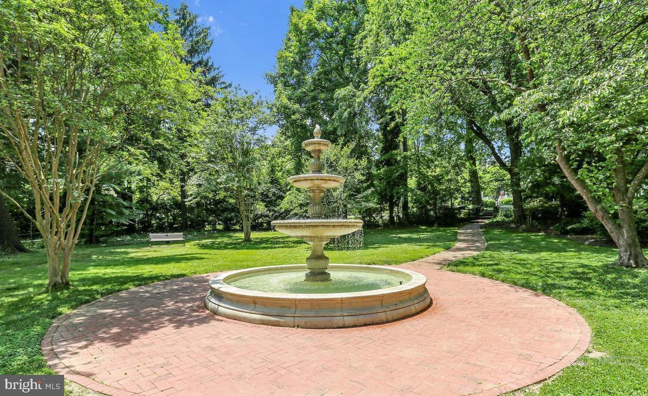 PLAZA GARDENS - Residential Lease