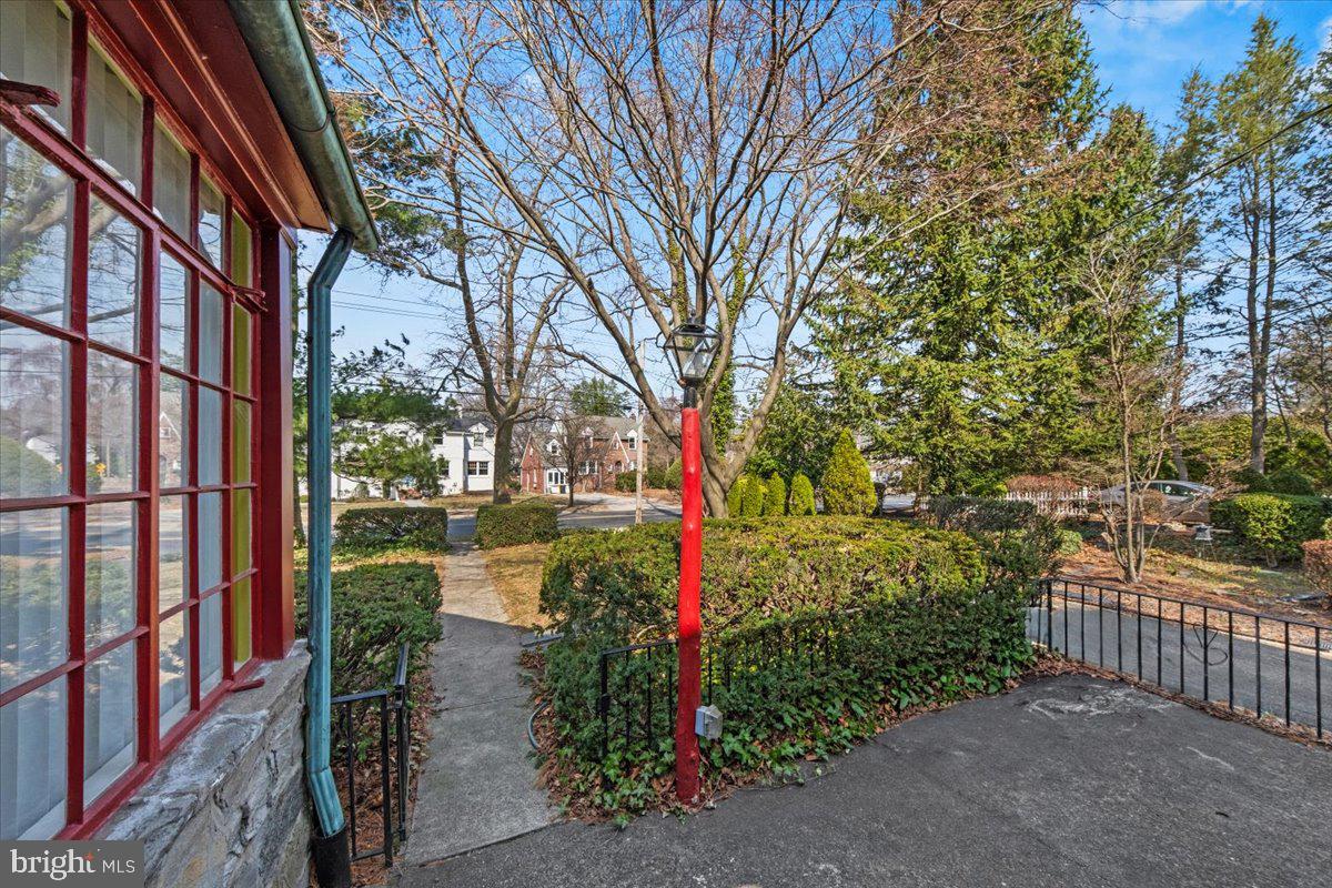 248 CRYSTAL LAKE AVENUE