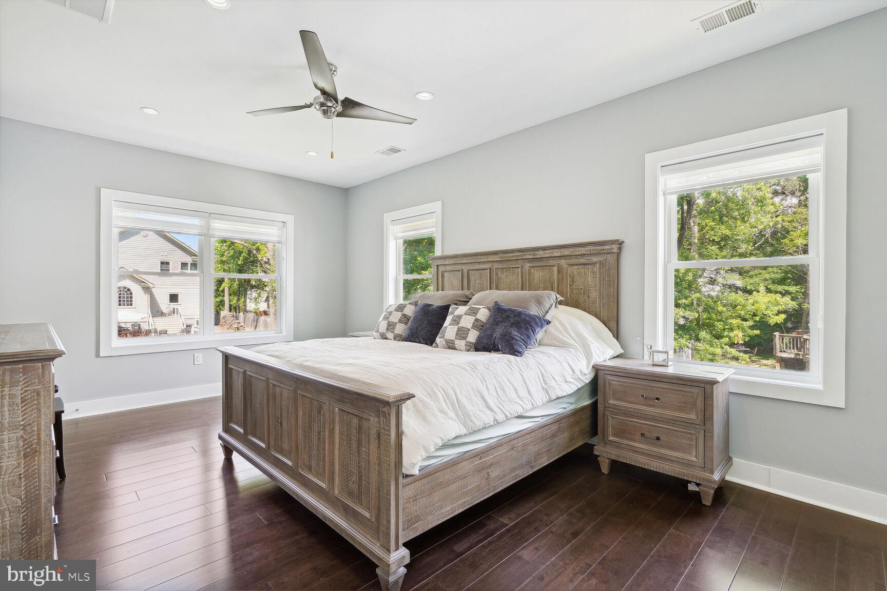 DOUGLAS PARK - Residential