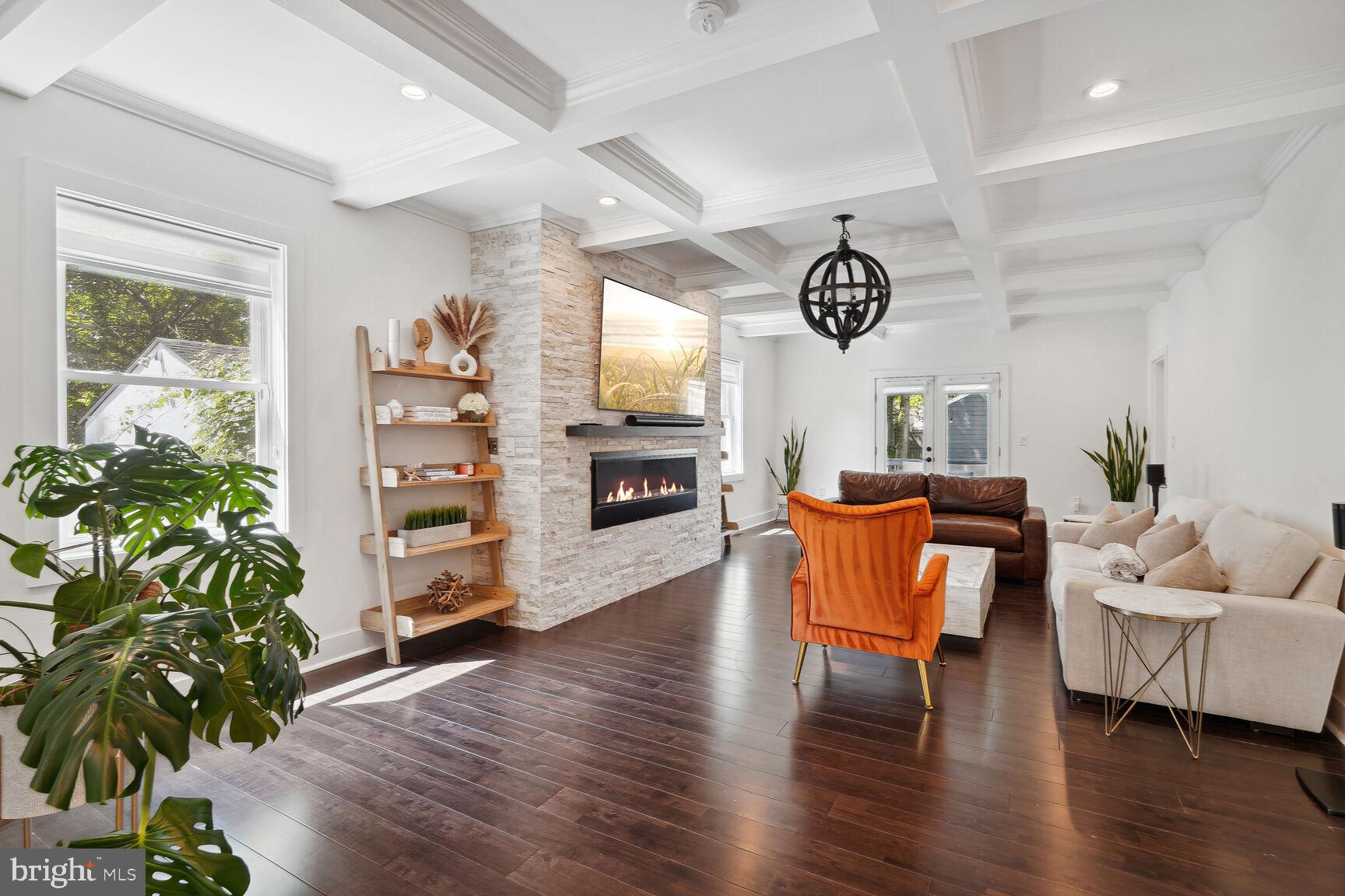 DOUGLAS PARK - Residential