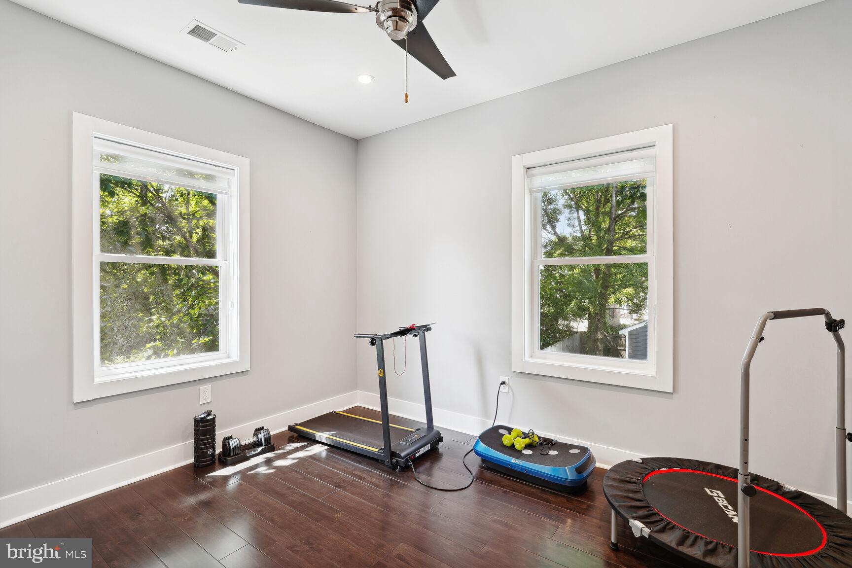 DOUGLAS PARK - Residential