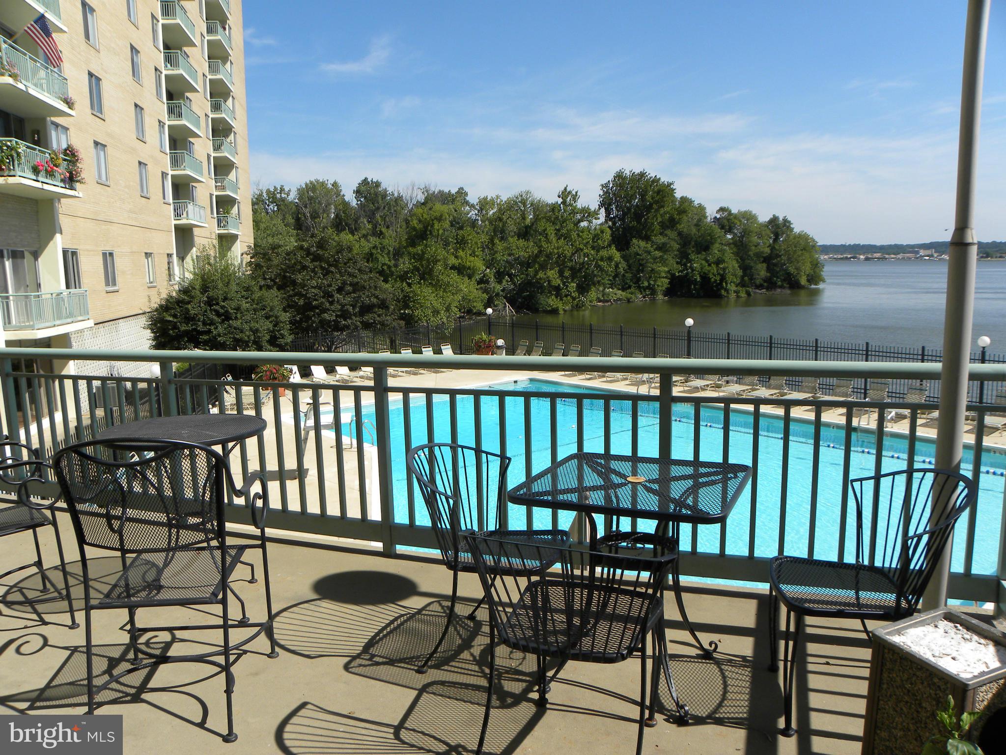 MARINA TOWERS - Residential