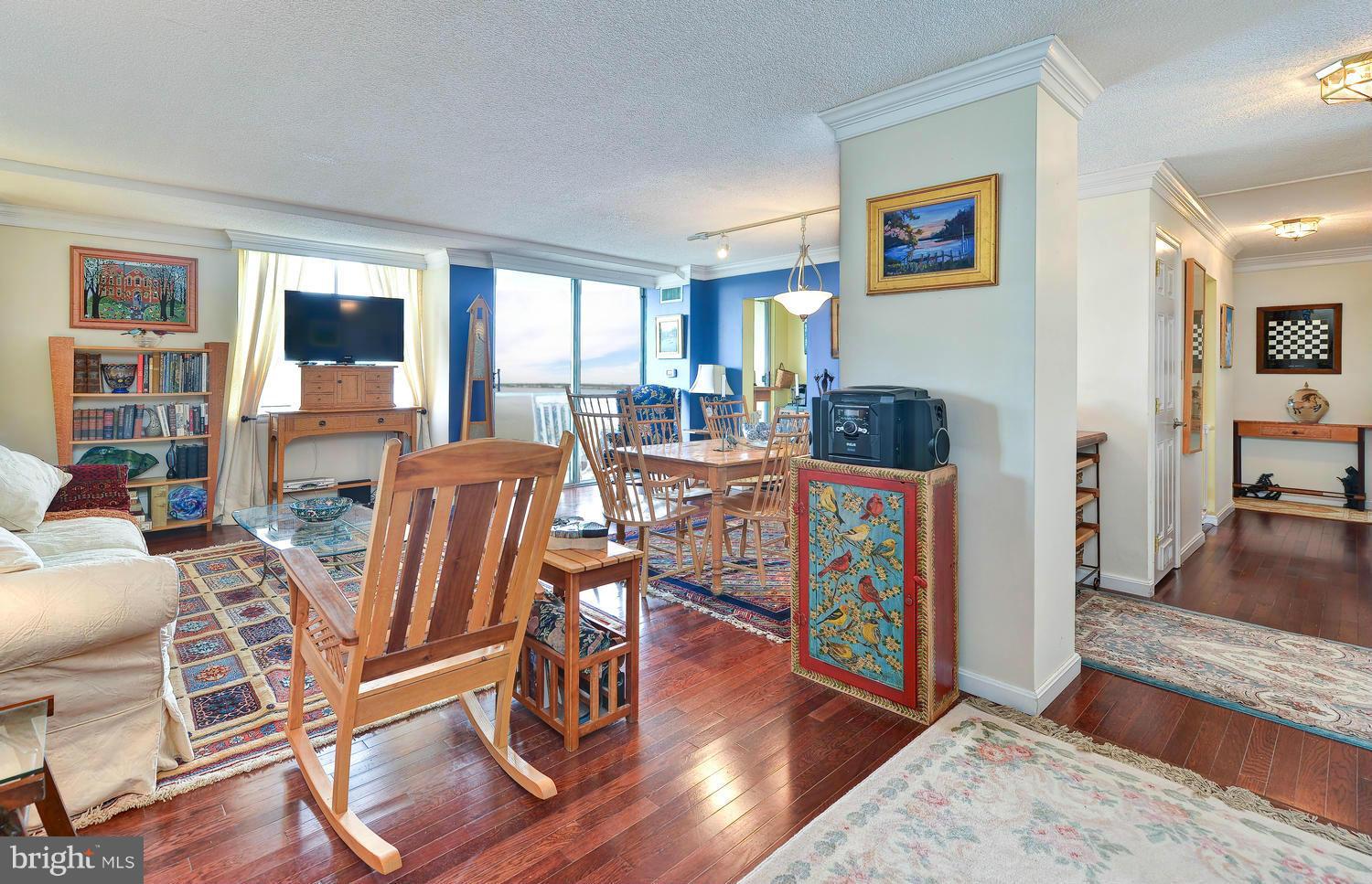 MARINA TOWERS - Residential