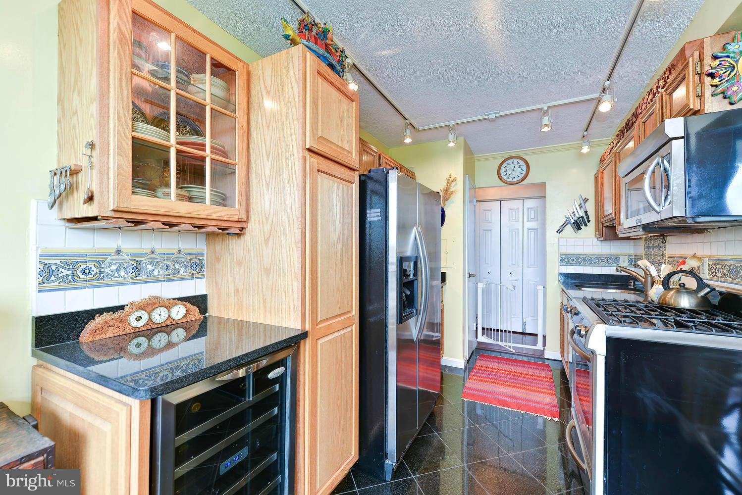 MARINA TOWERS - Residential