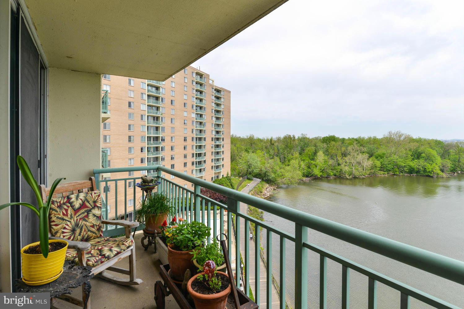 MARINA TOWERS - Residential