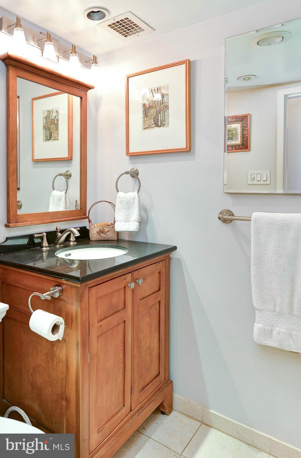 MARINA TOWERS - Residential