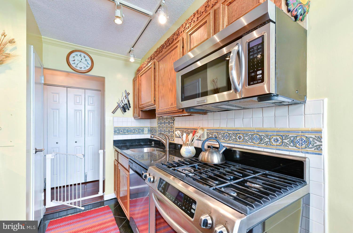 MARINA TOWERS - Residential