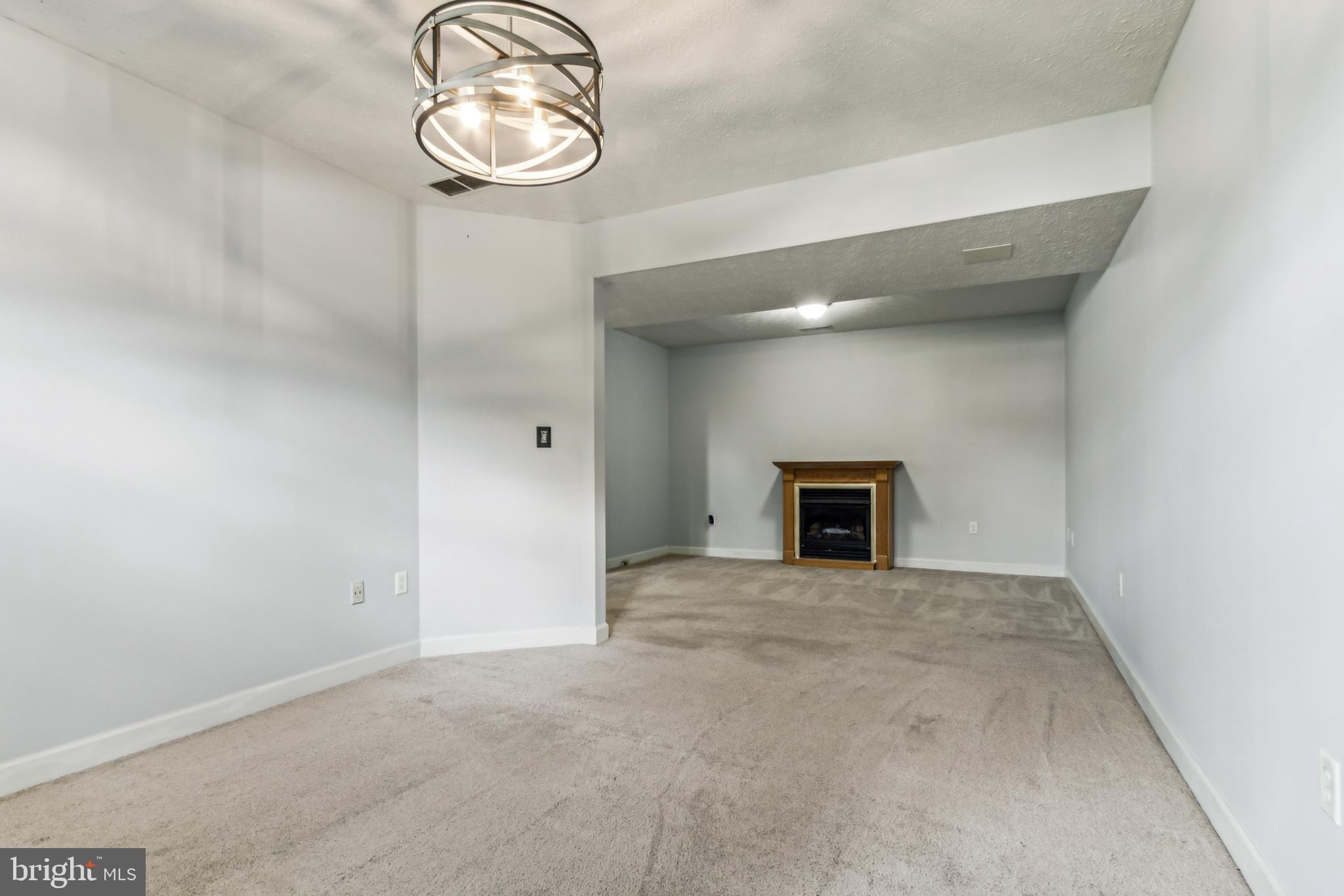 LIMESTONE TERRACE - Residential