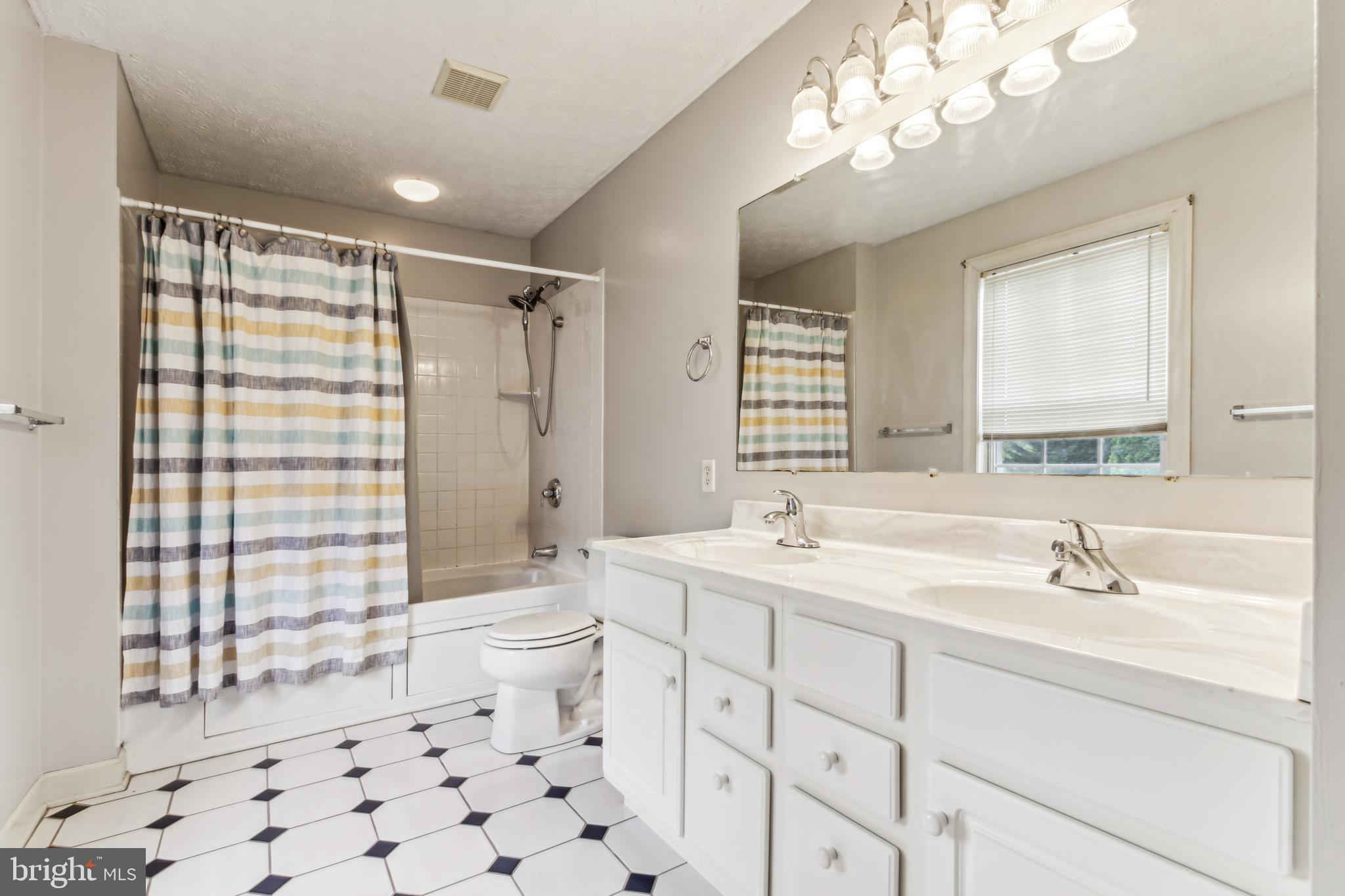 LIMESTONE TERRACE - Residential