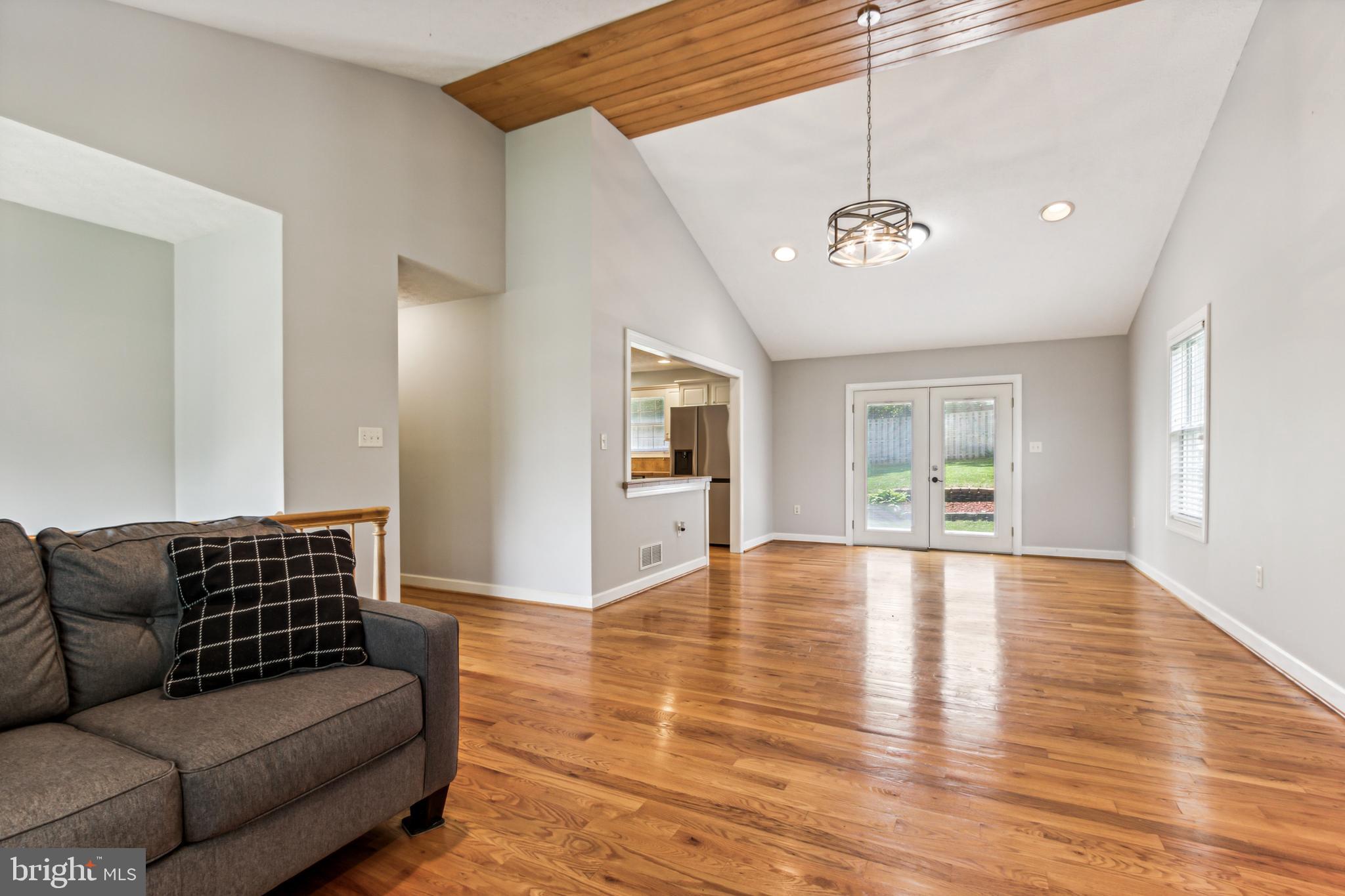 LIMESTONE TERRACE - Residential