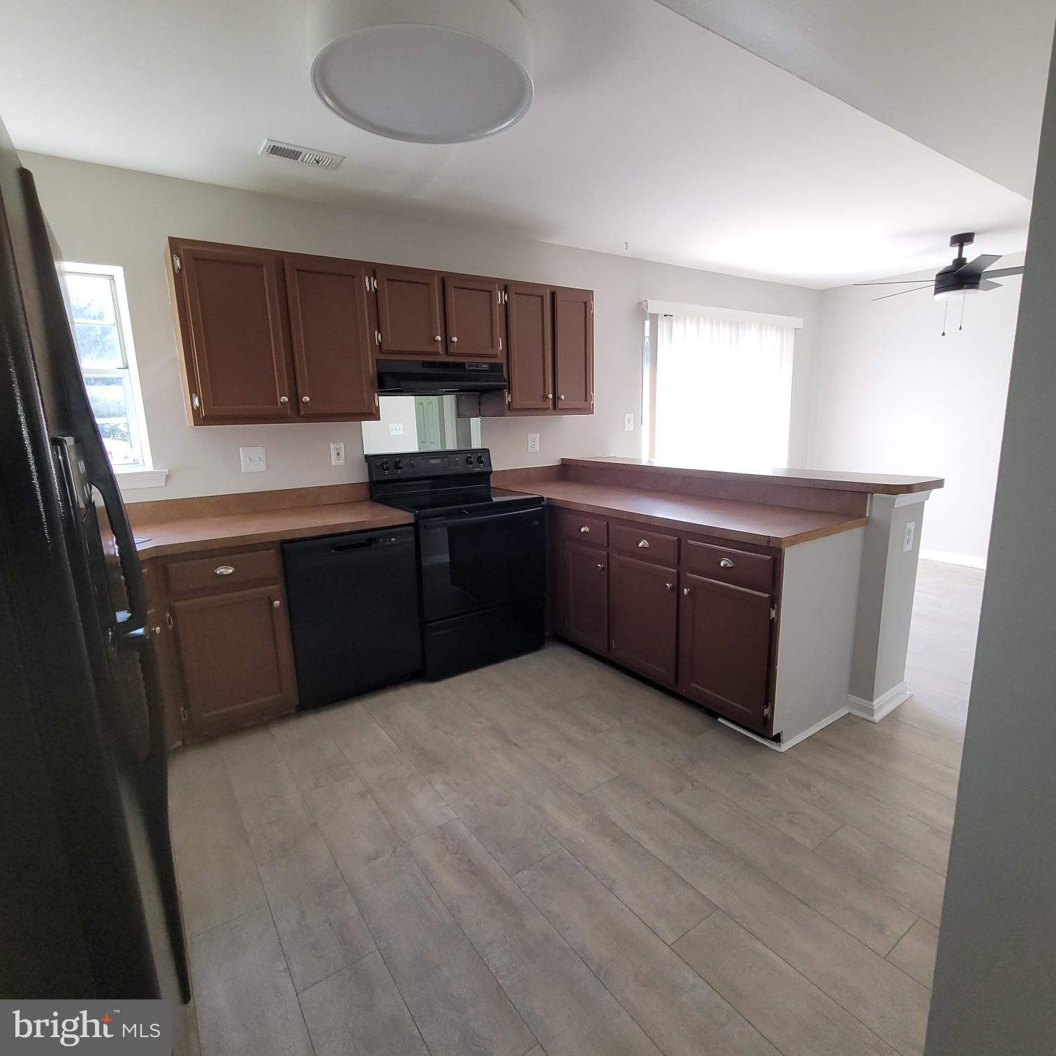 MAJORS CHOICE - Residential Lease