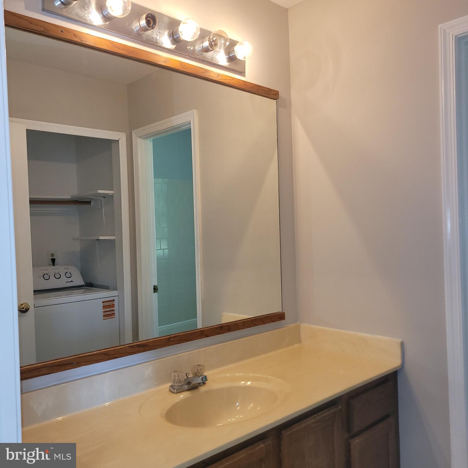 MAJORS CHOICE - Residential Lease