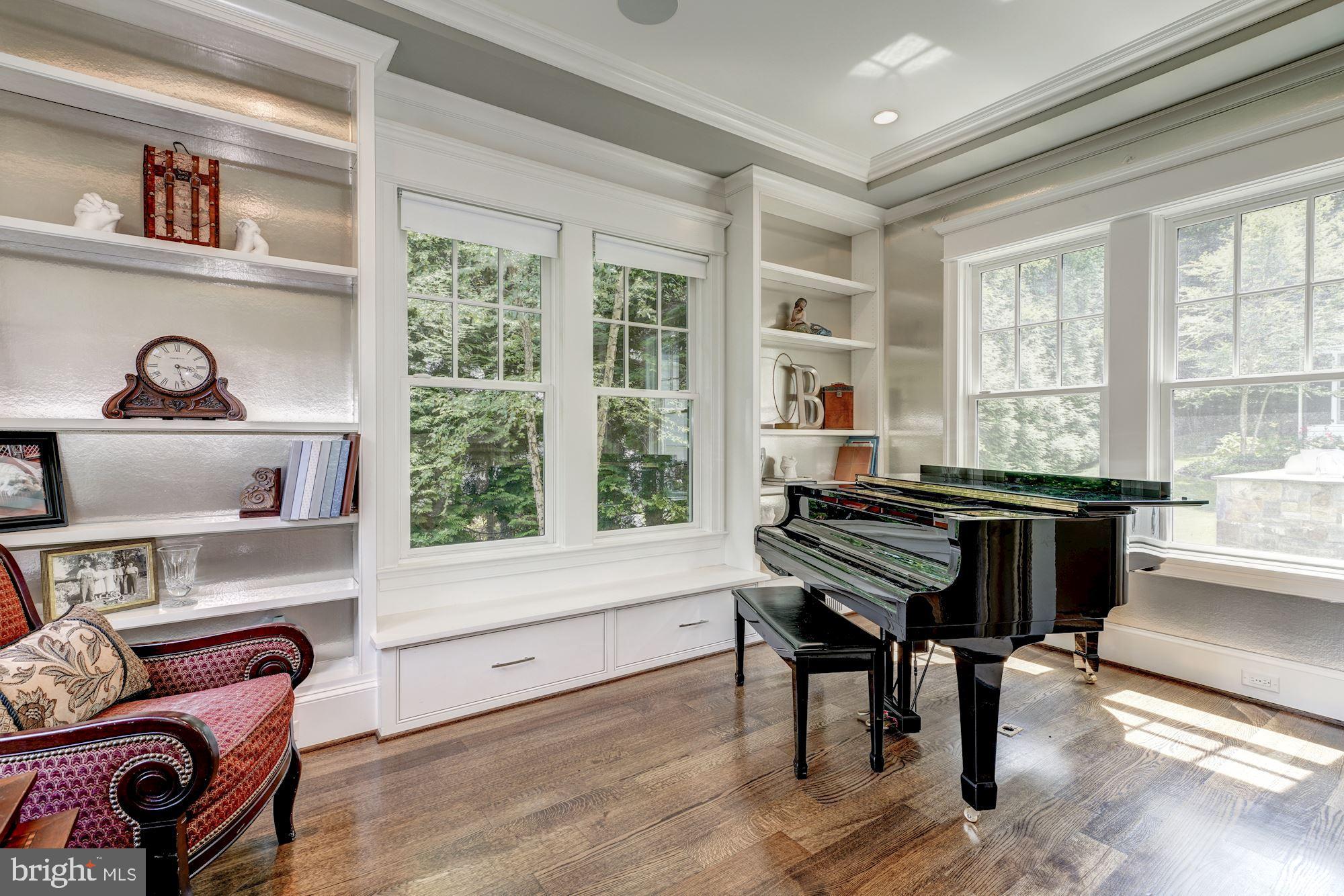 BRADLEY HILLS - Residential