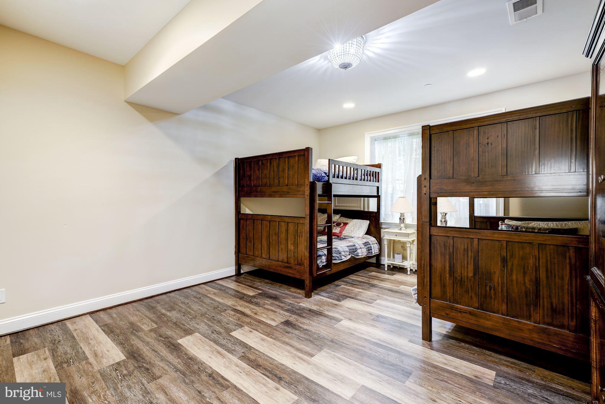 BRADLEY HILLS - Residential