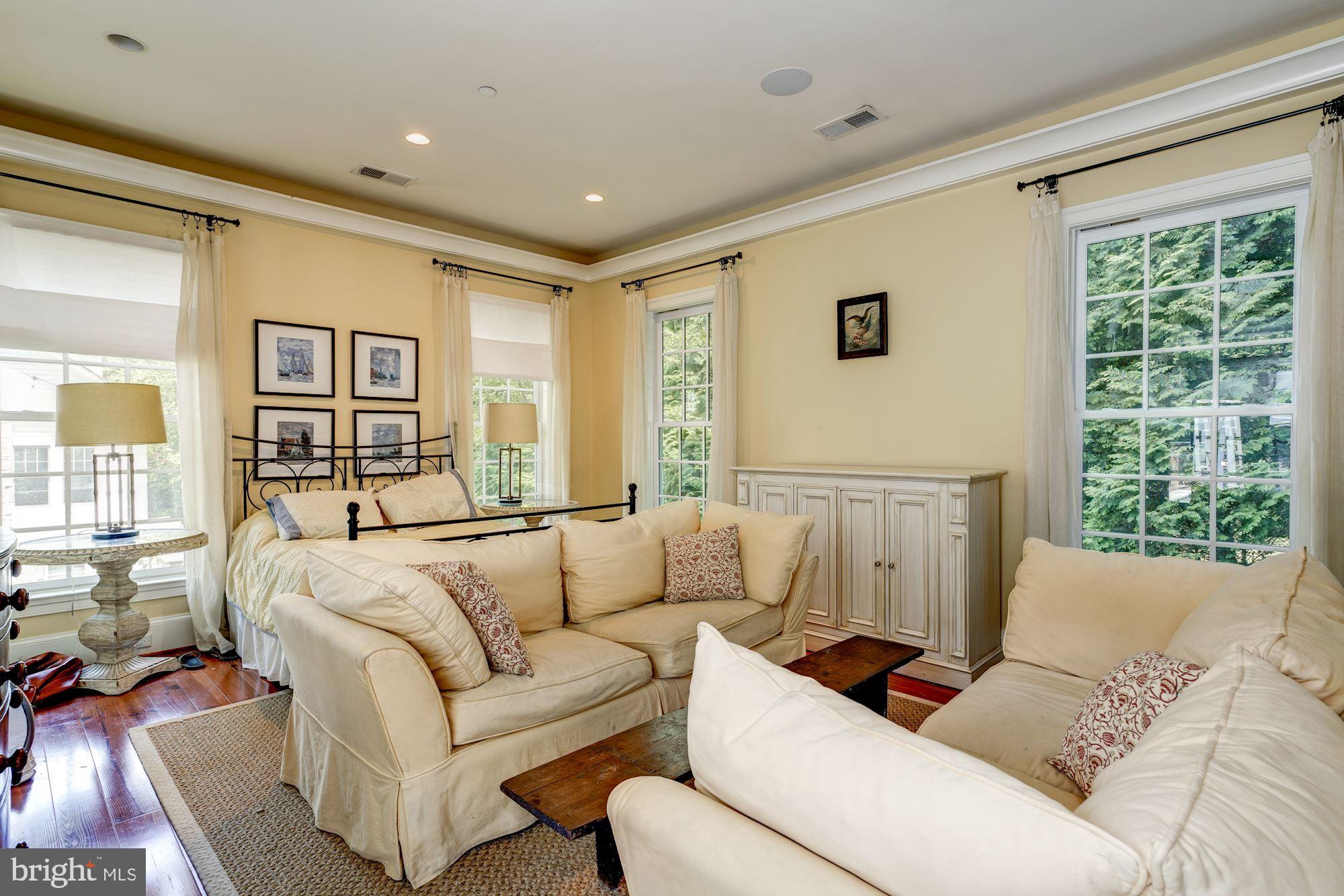 BRADLEY HILLS - Residential