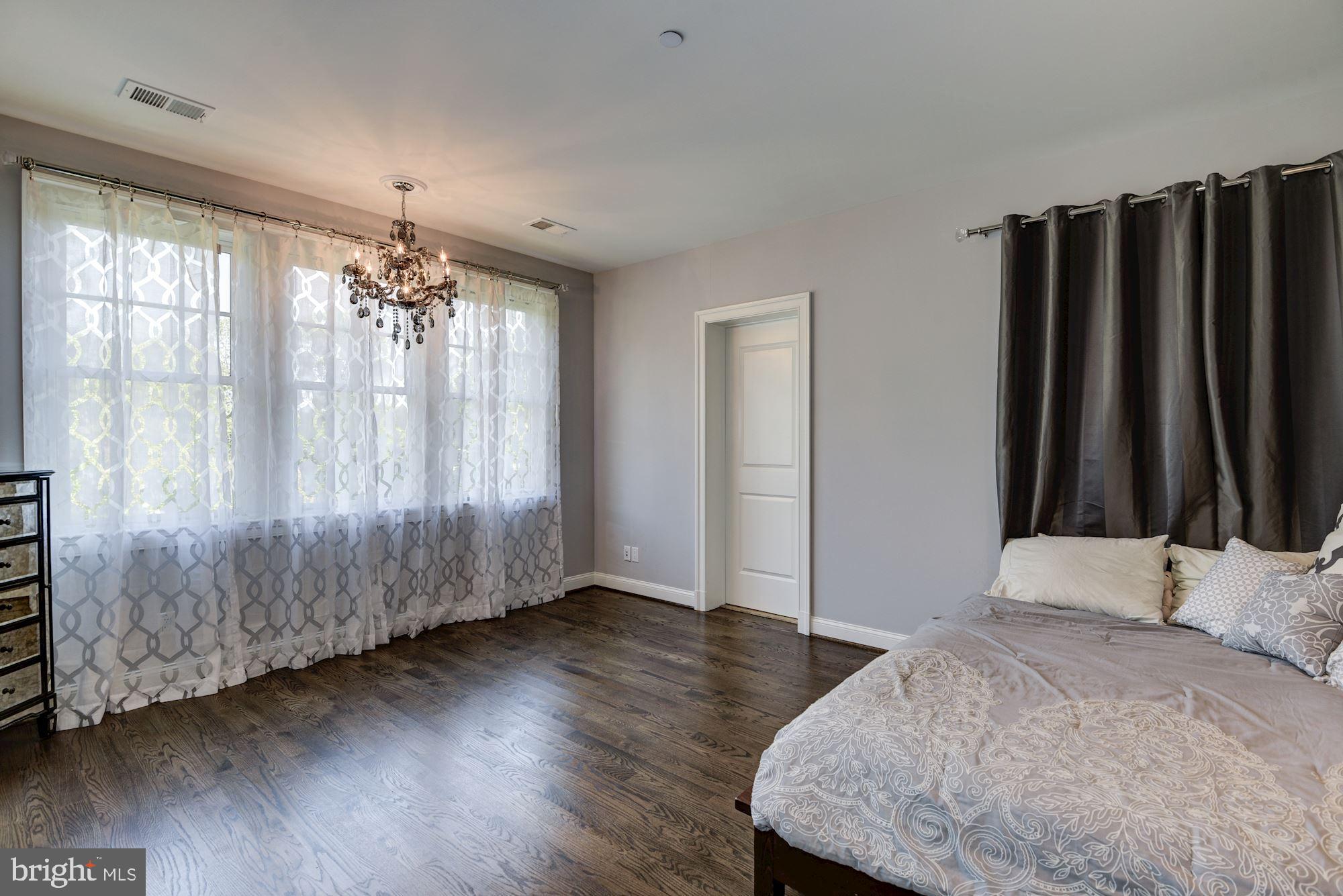 BRADLEY HILLS - Residential