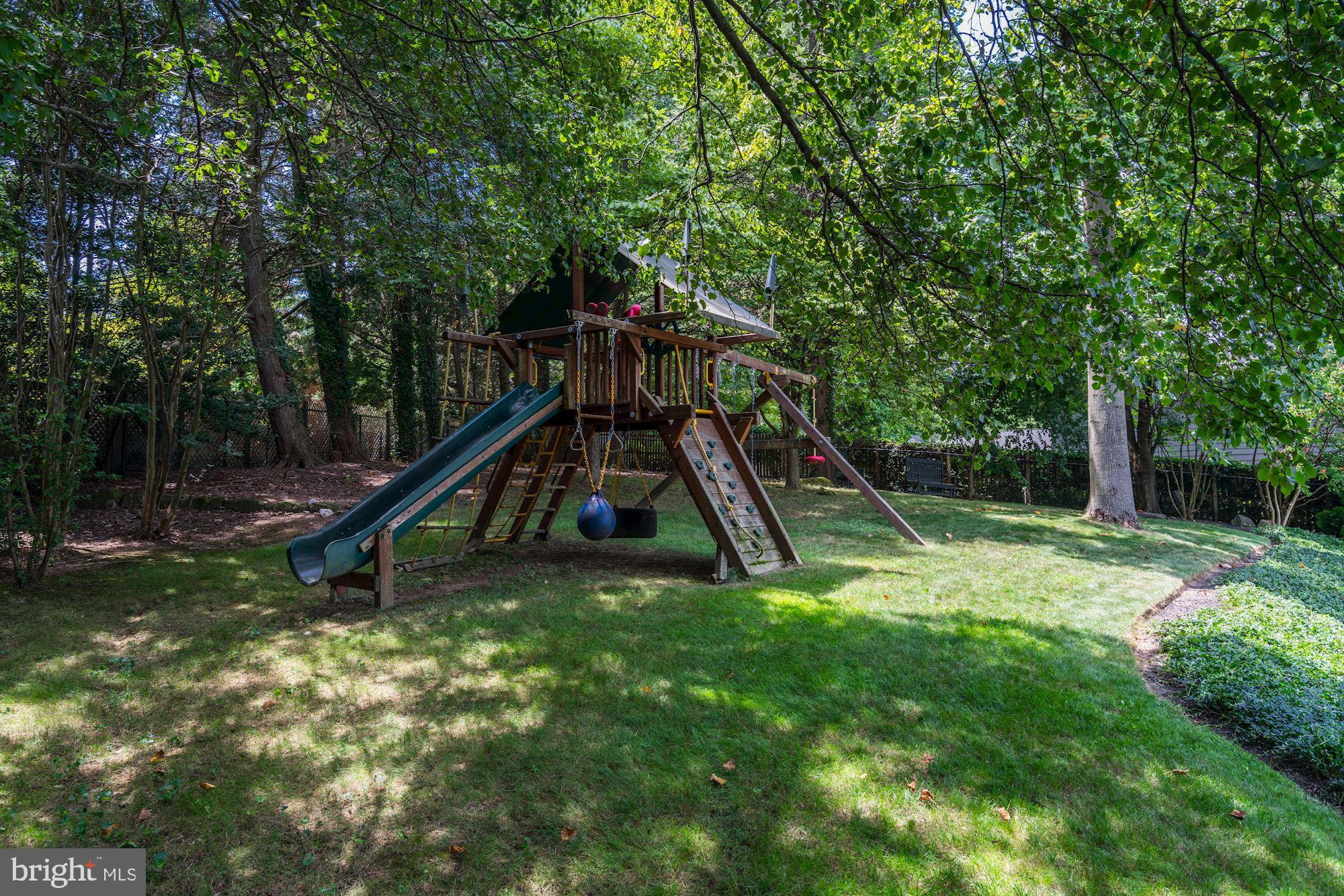 BRADLEY HILLS - Residential