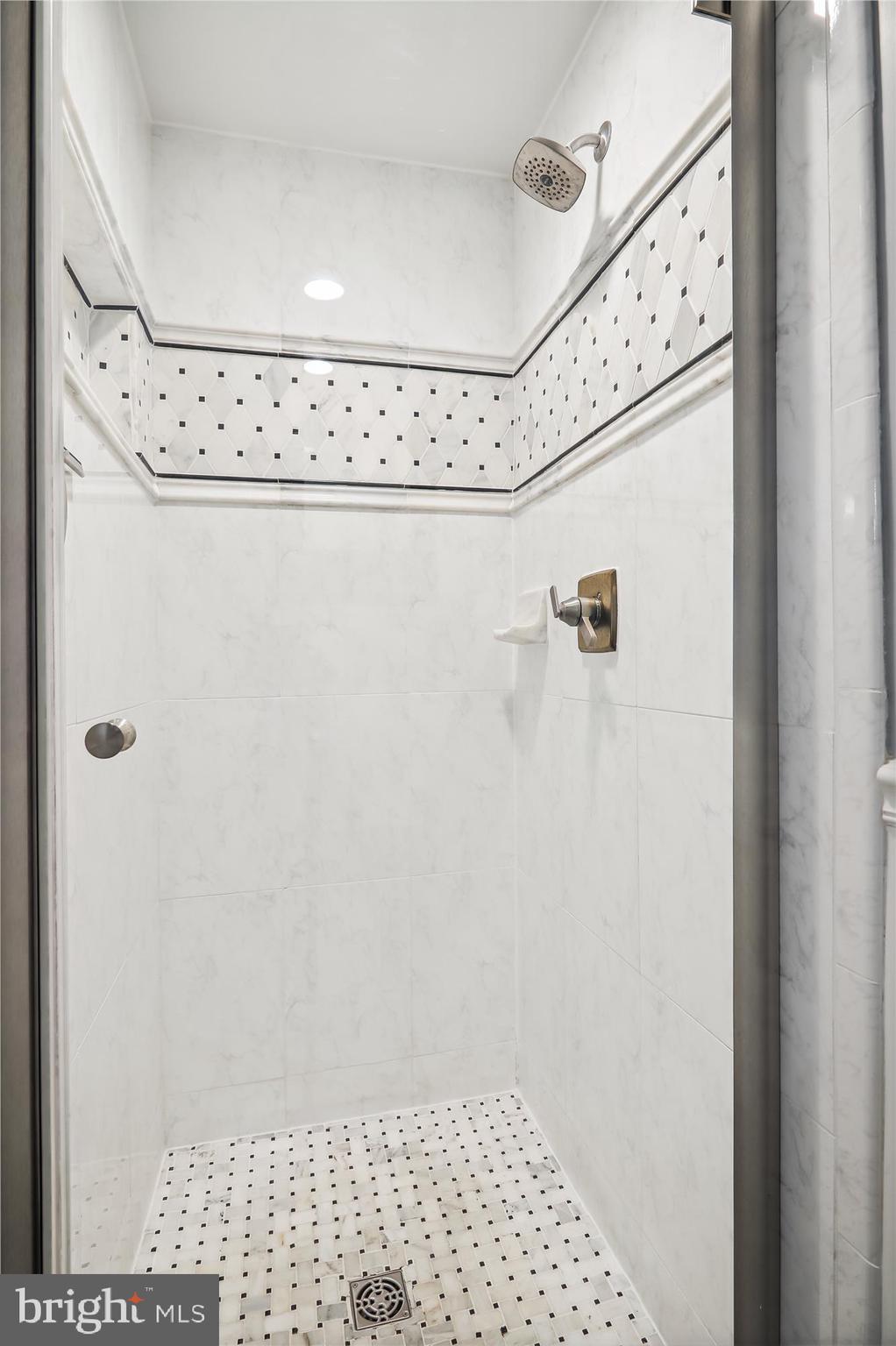 HENDRY ESTATES - Residential