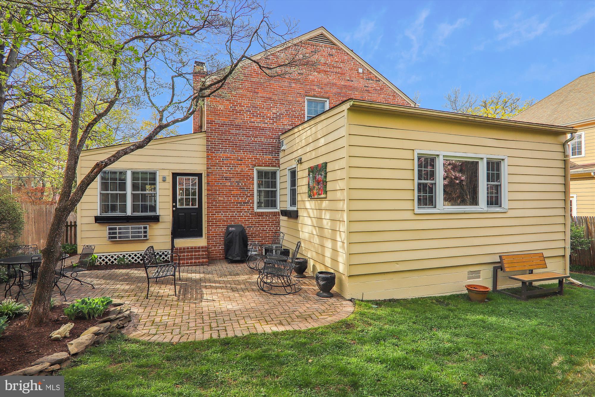 HENDRY ESTATES - Residential