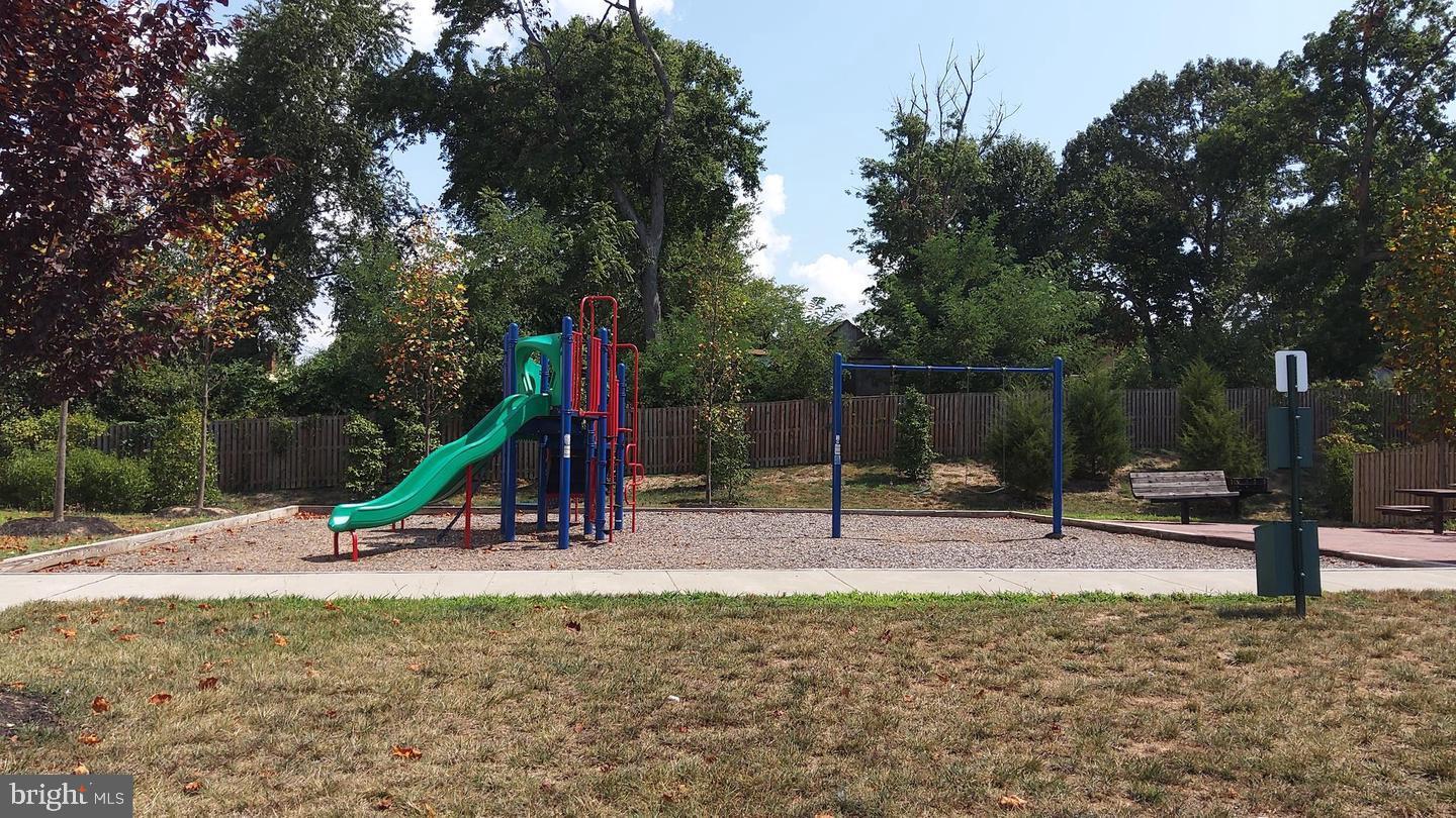 FEATHERSTONE - Residential