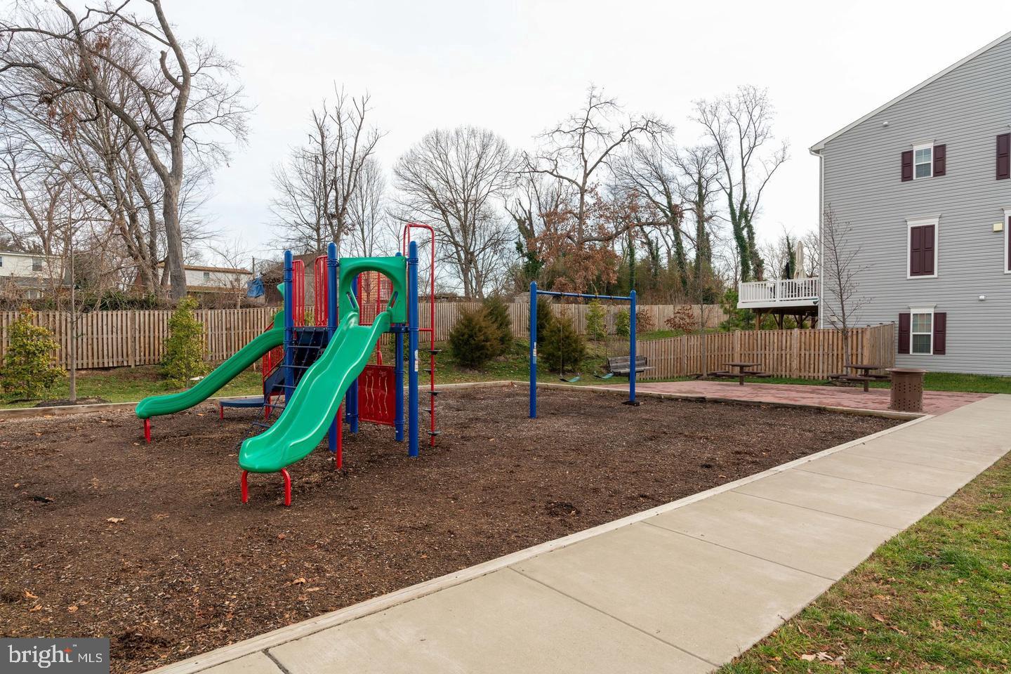 FEATHERSTONE - Residential