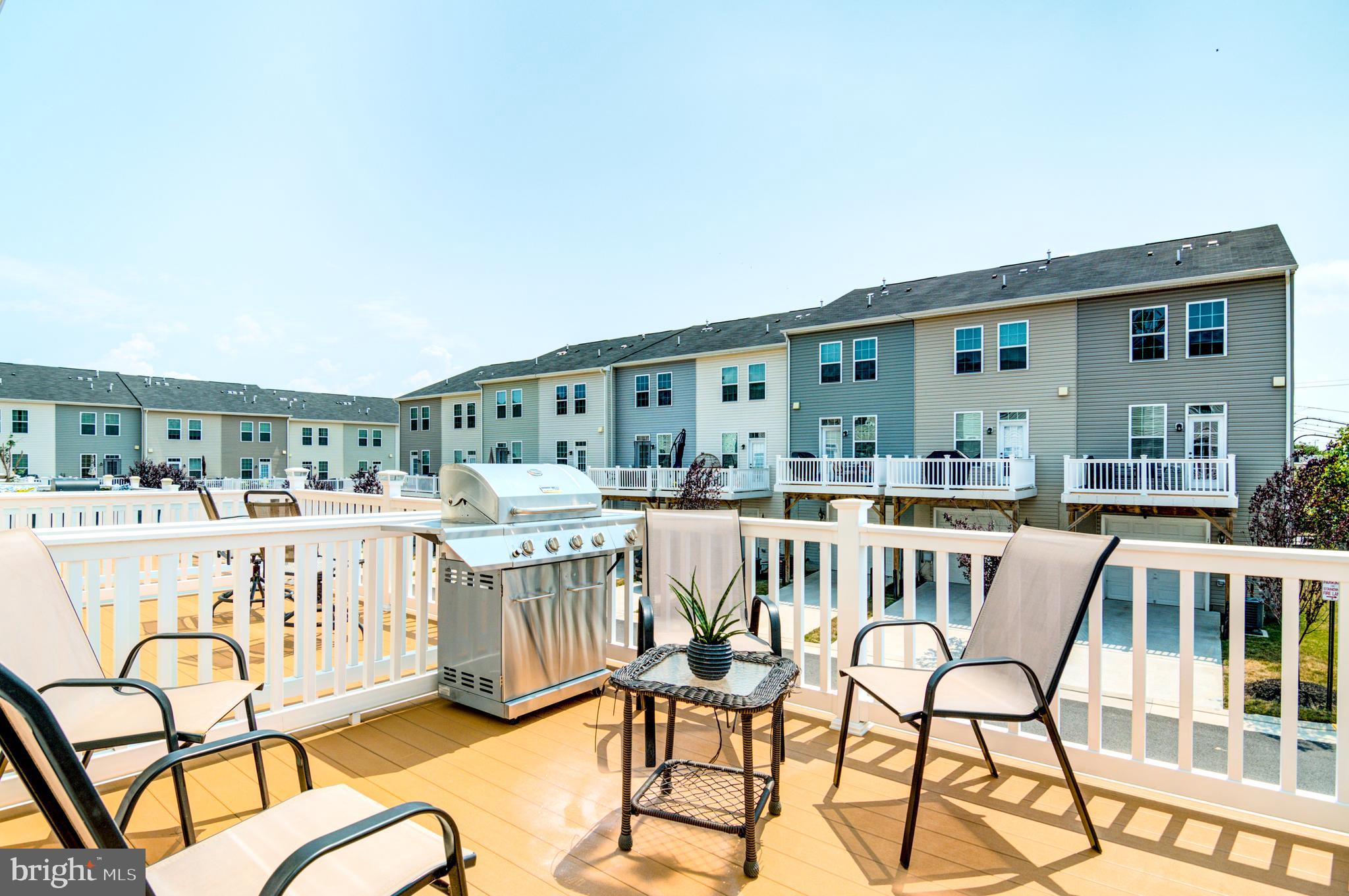 FEATHERSTONE - Residential